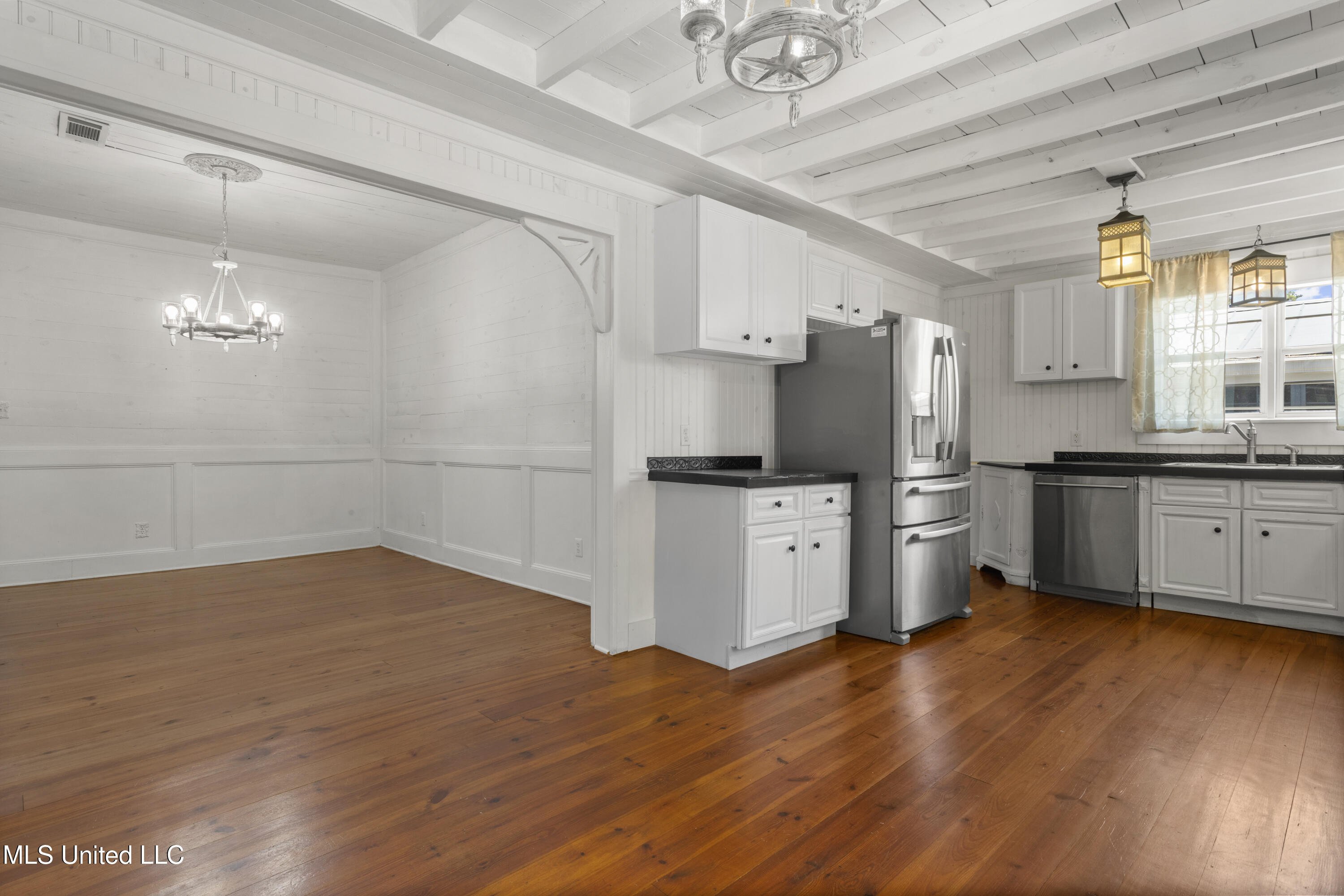 1622 Henderson Avenue Property Photo 16