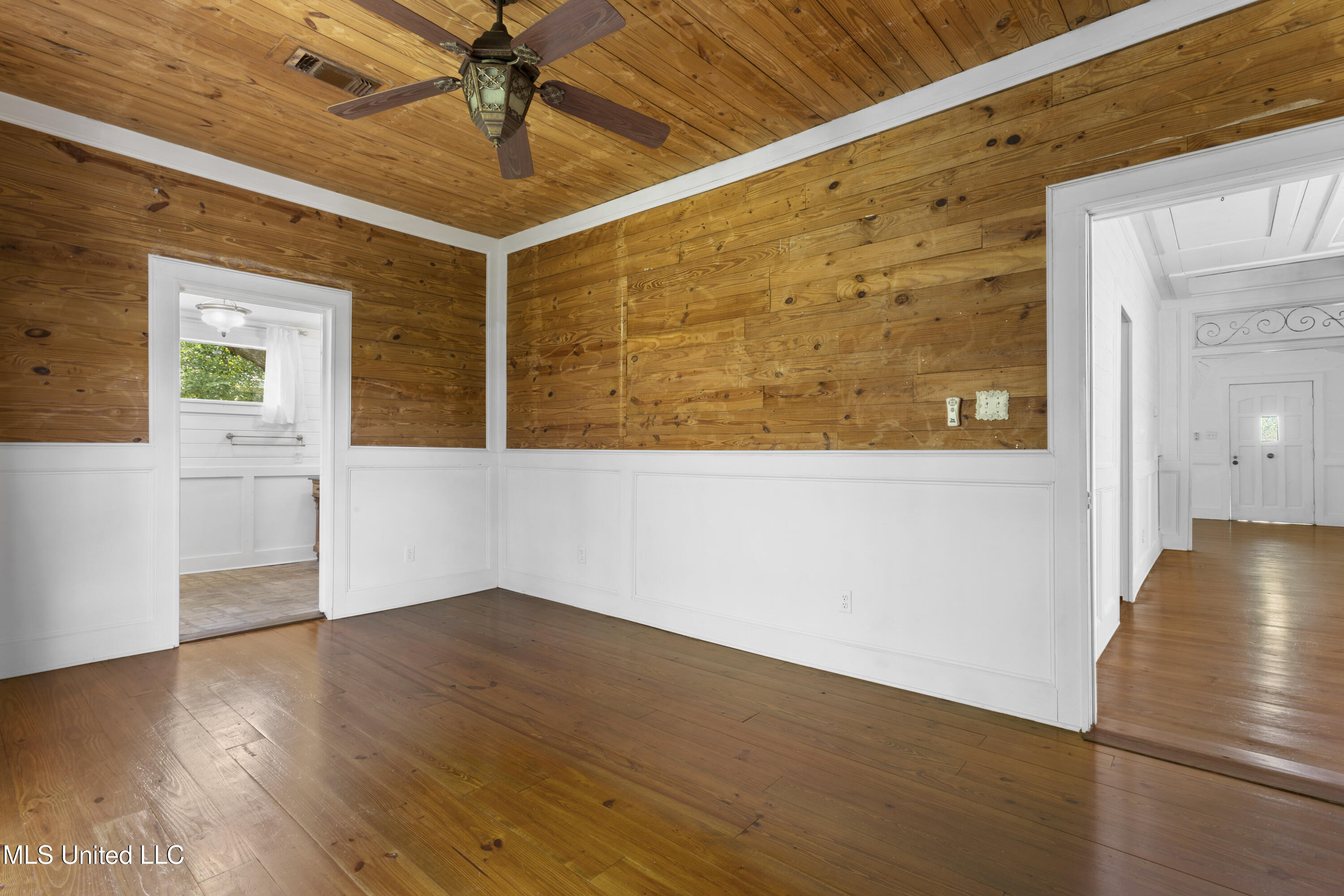 1622 Henderson Avenue Property Photo 26