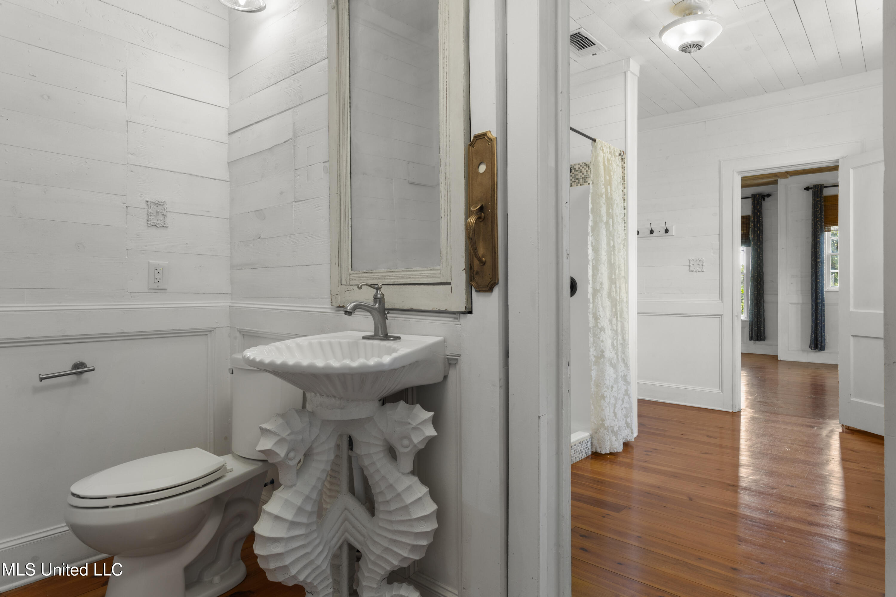 1622 Henderson Avenue Property Photo 34