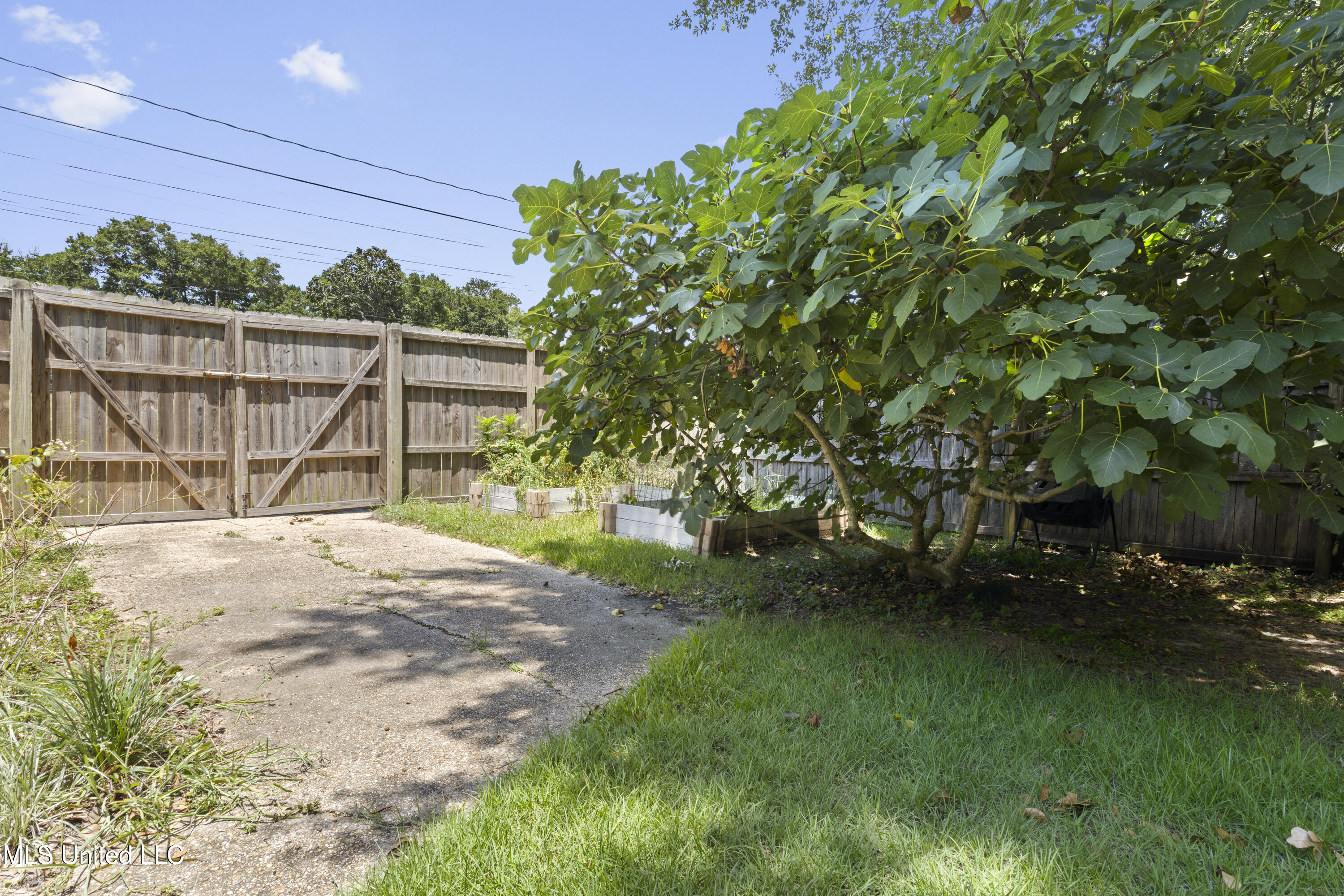 1622 Henderson Avenue Property Photo 49
