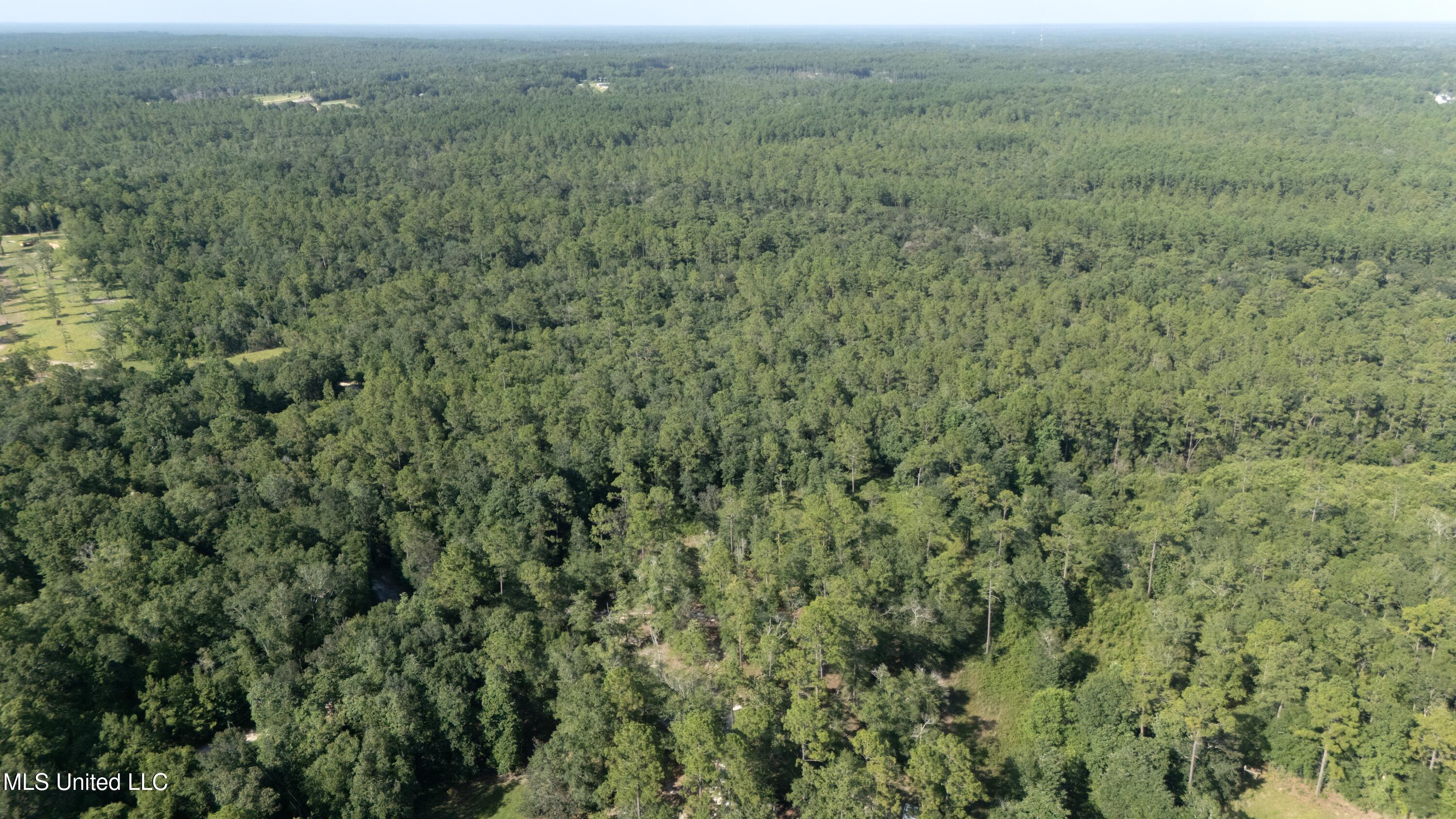 Old Kelly Rd Drive Property Photo 3