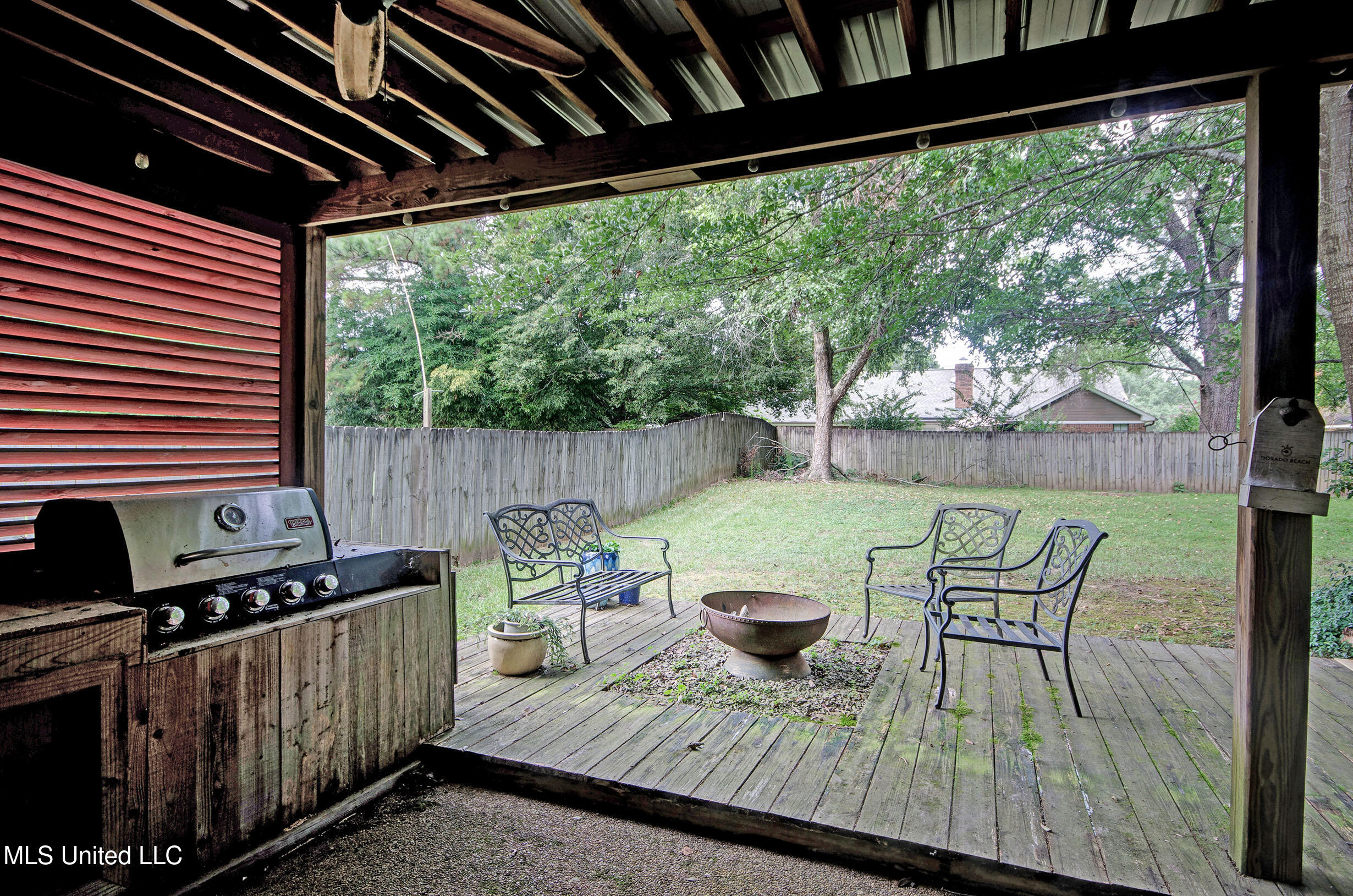 557 Spring Hill Drive Property Photo 5