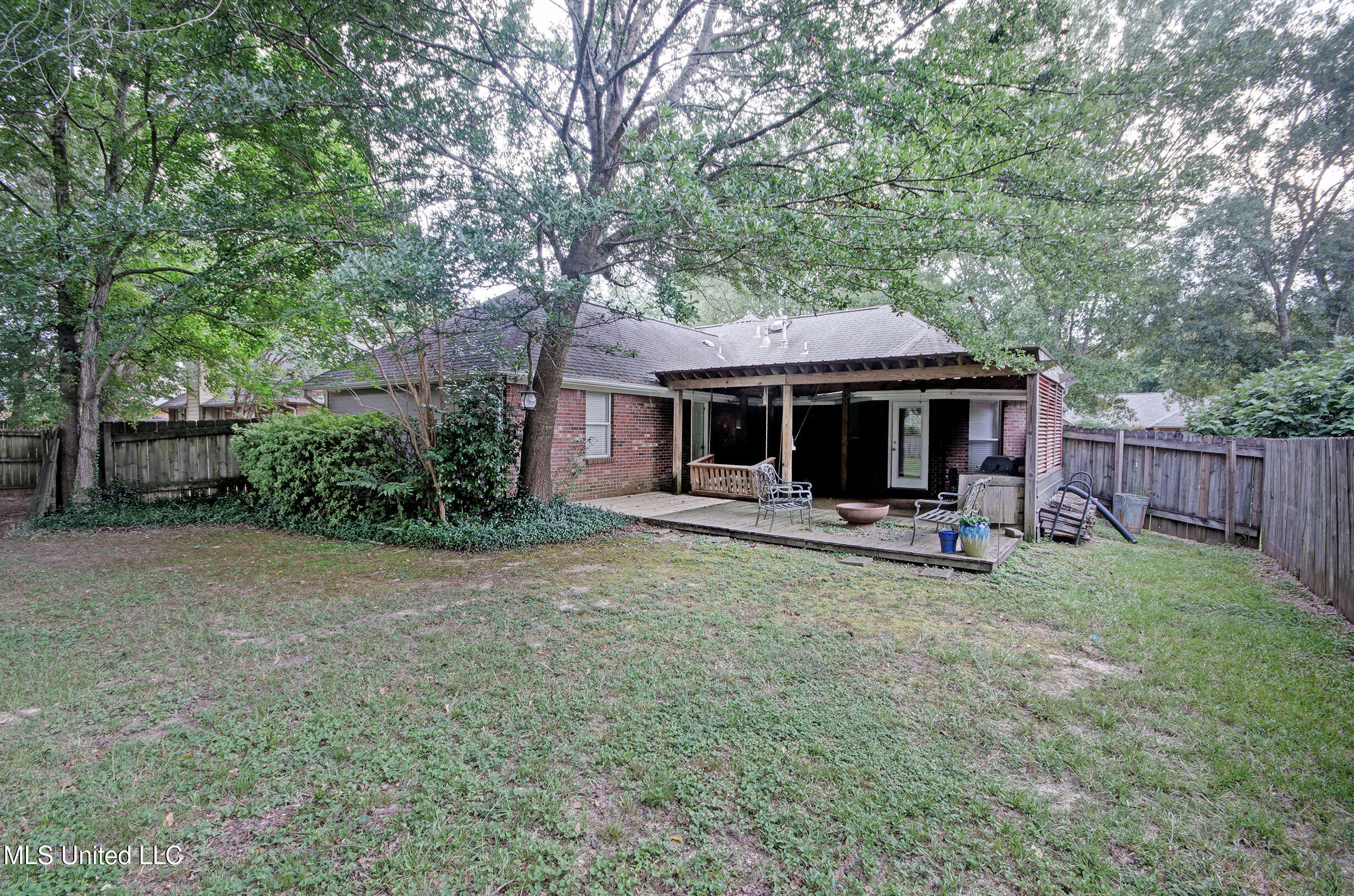 557 Spring Hill Drive Property Photo 9