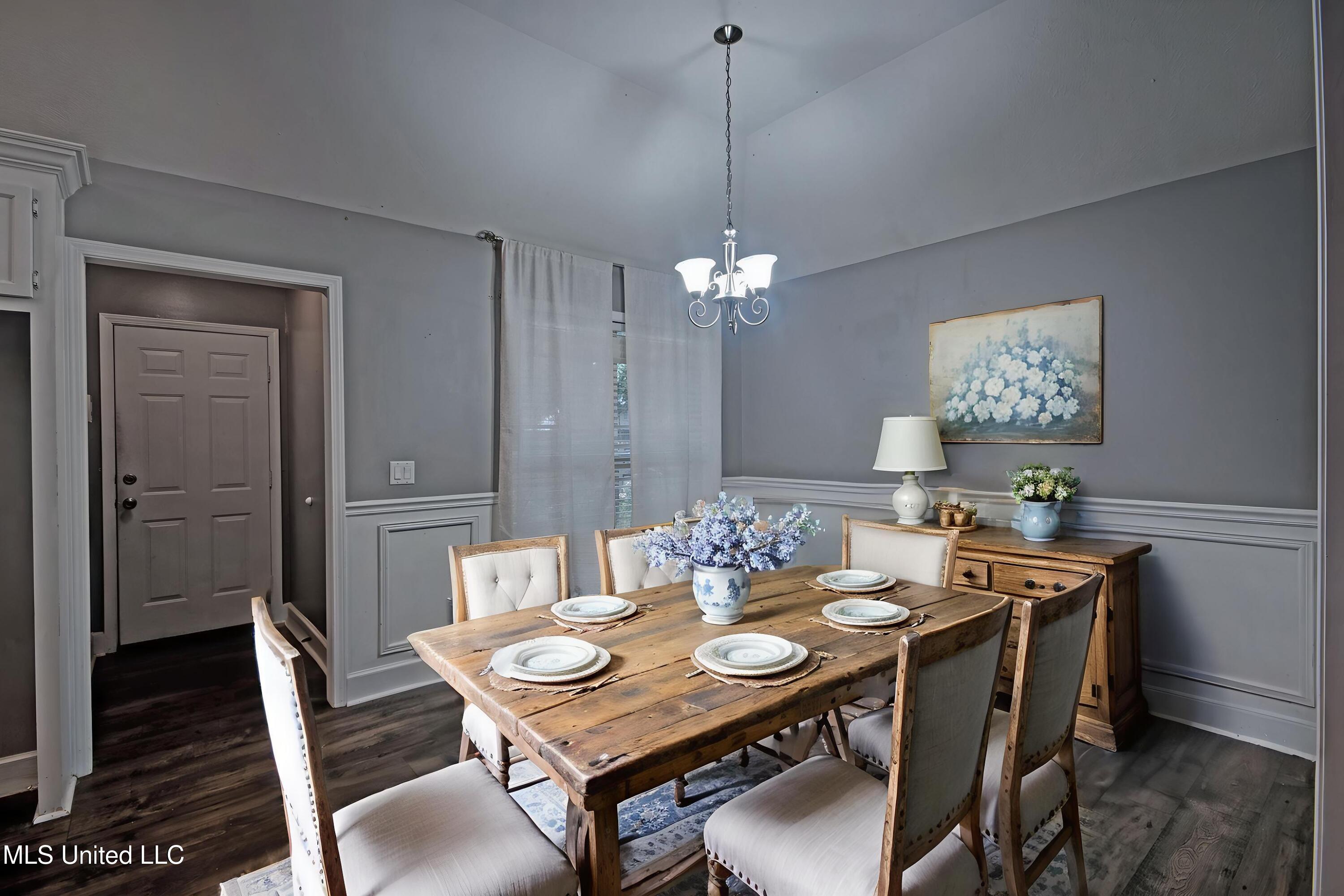 557 Spring Hill Drive Property Photo 12