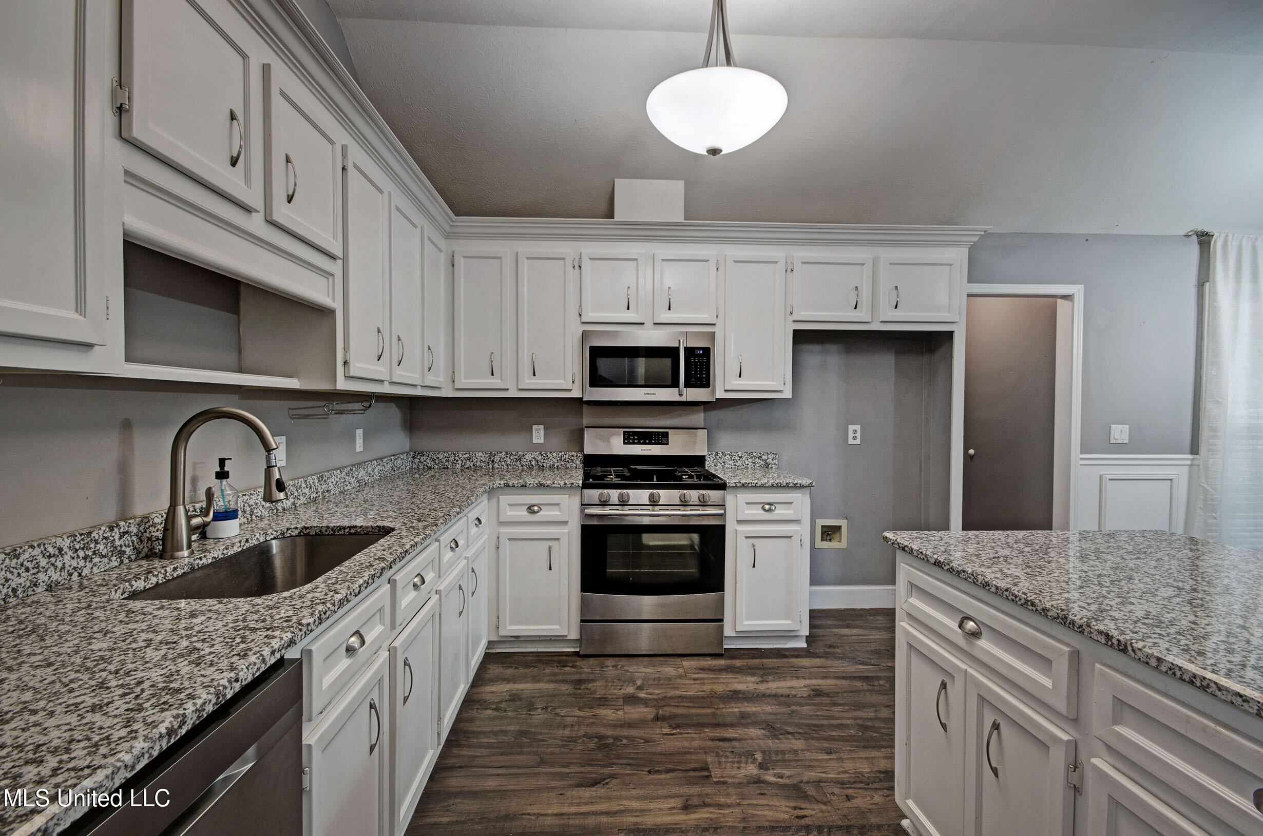 557 Spring Hill Drive Property Photo 19