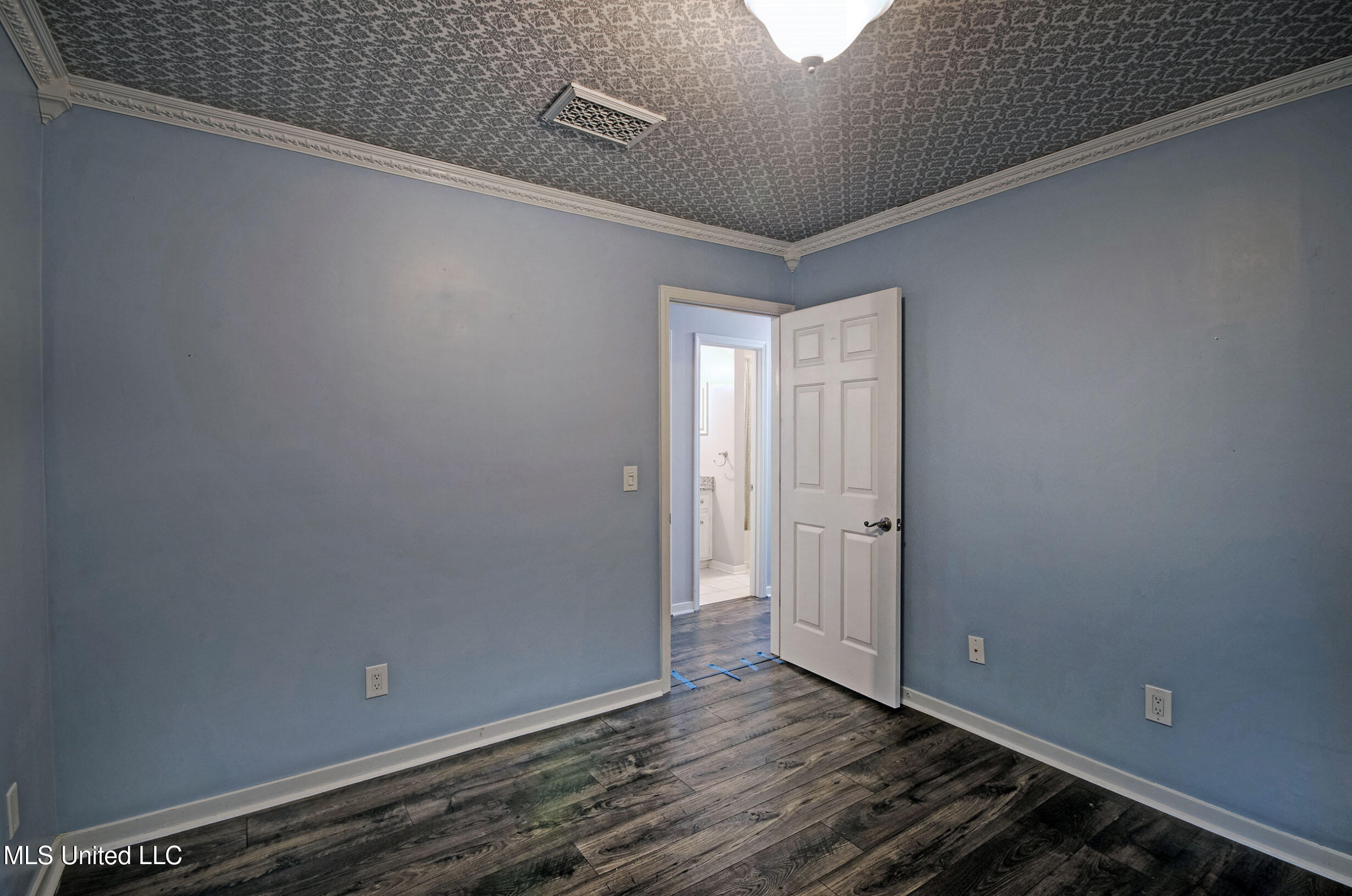 557 Spring Hill Drive Property Photo 25