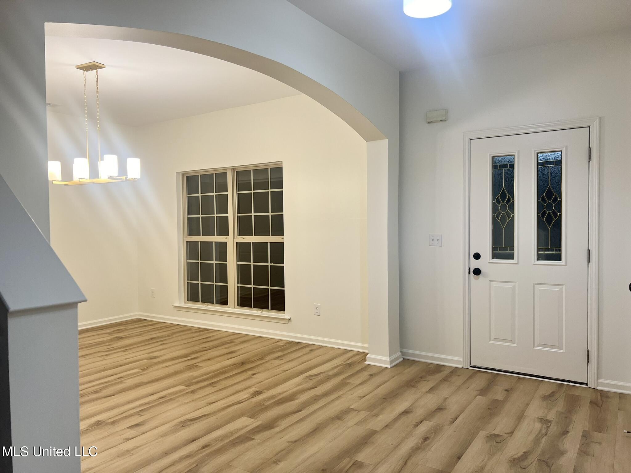 4213 Sidlehill Drive Property Photo 2