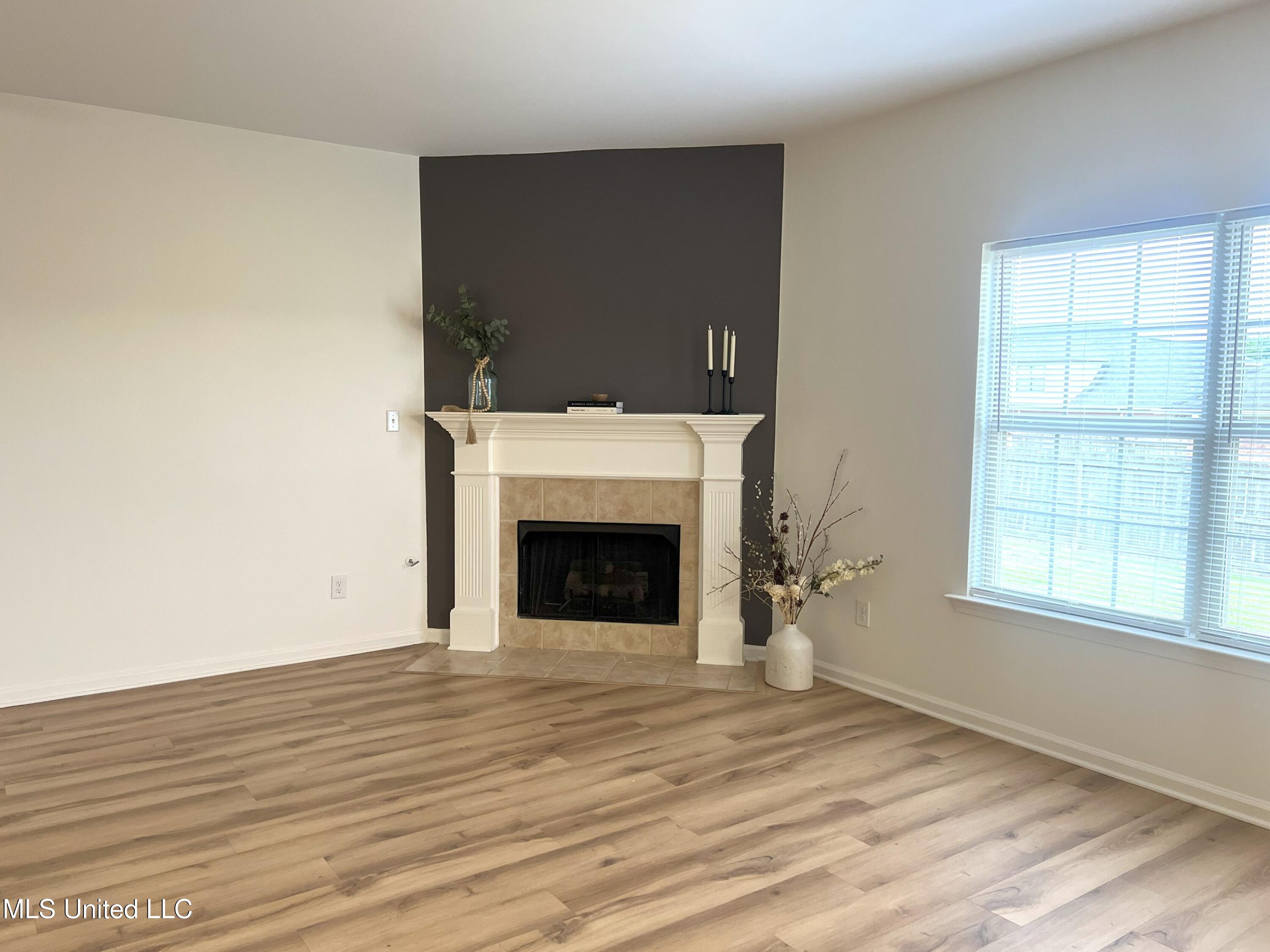 4213 Sidlehill Drive Property Photo 9