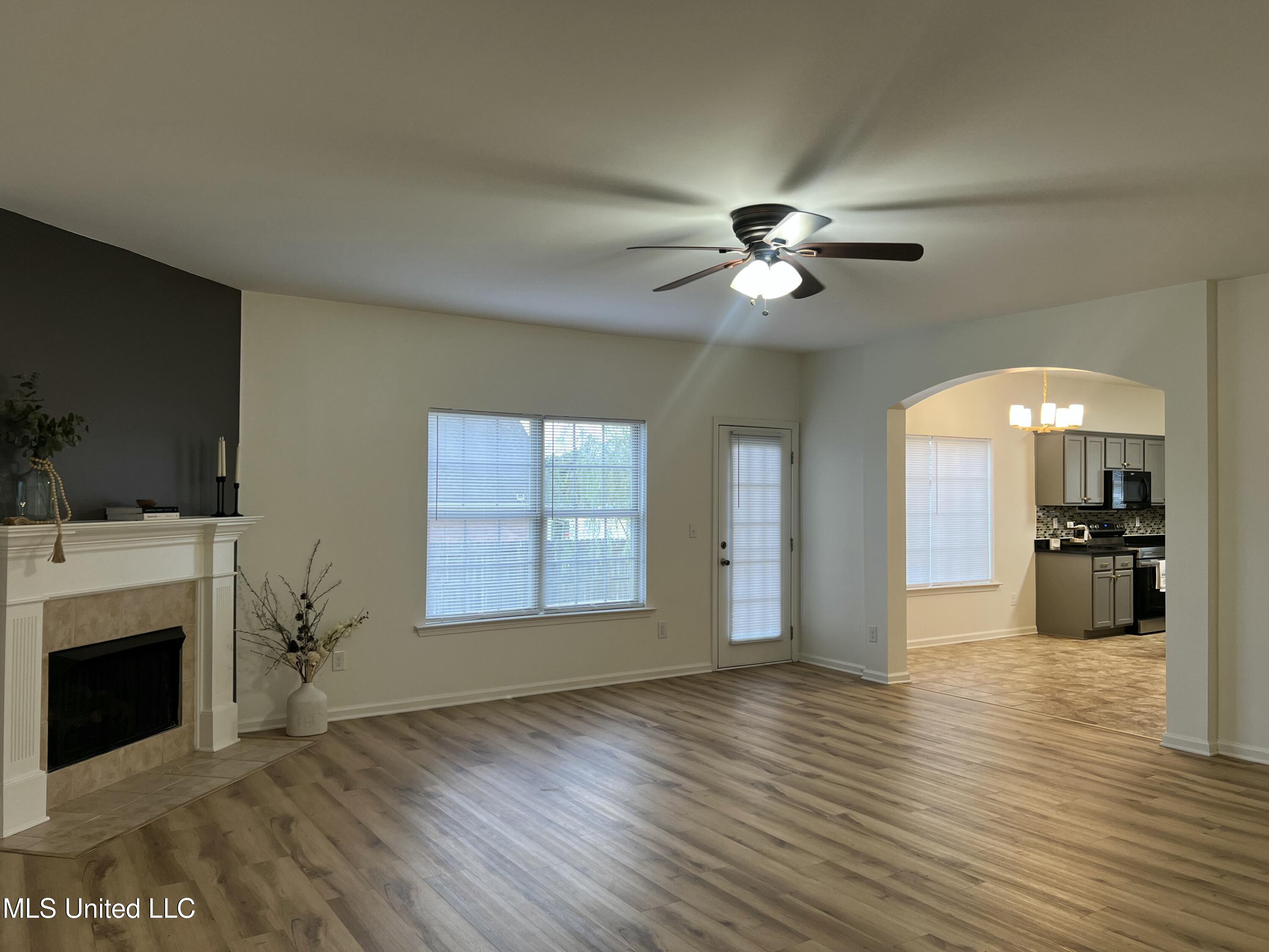 4213 Sidlehill Drive Property Photo 11