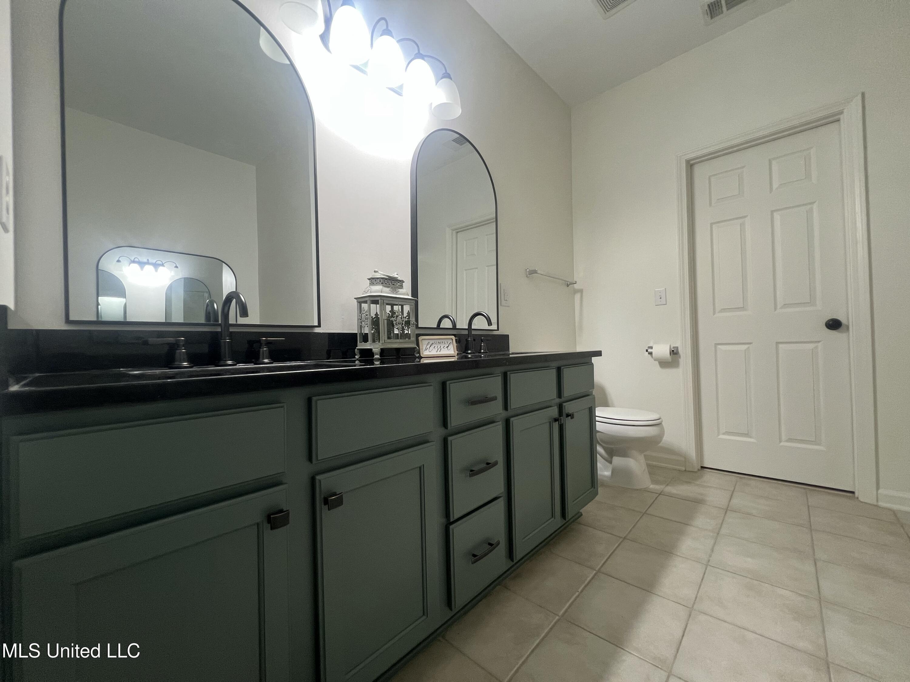 4213 Sidlehill Drive Property Photo 17