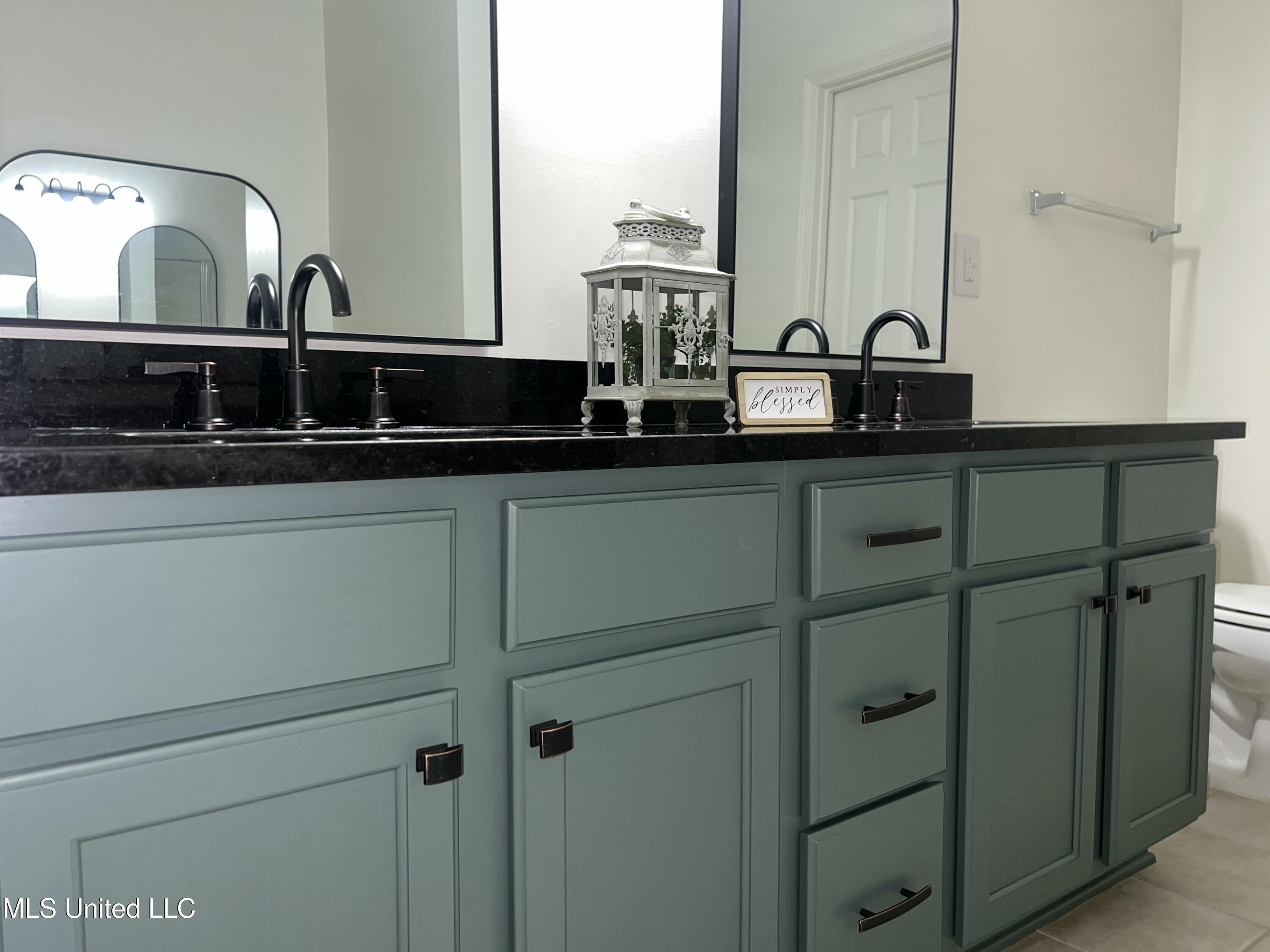 4213 Sidlehill Drive Property Photo 18