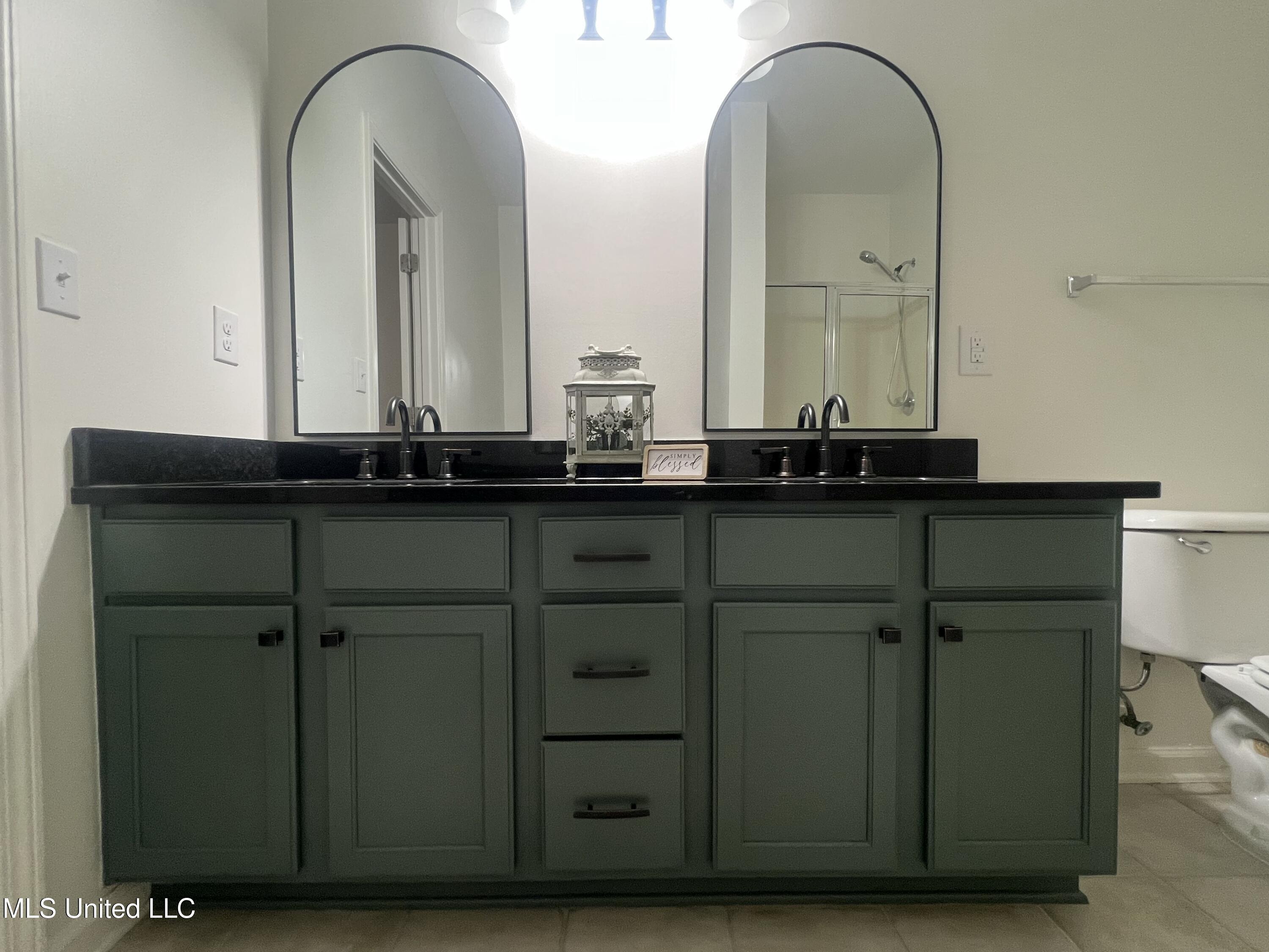 4213 Sidlehill Drive Property Photo 19