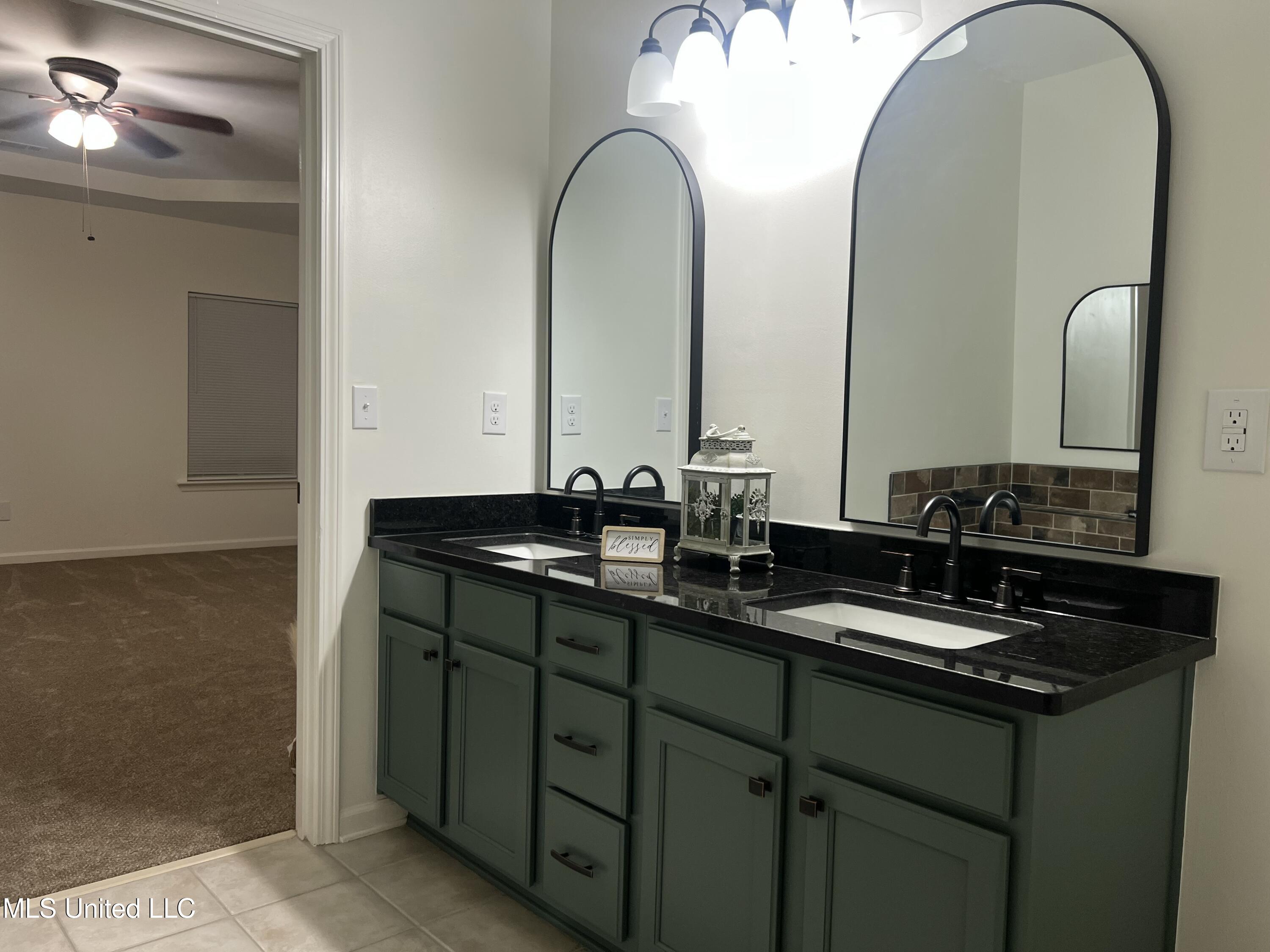 4213 Sidlehill Drive Property Photo 21