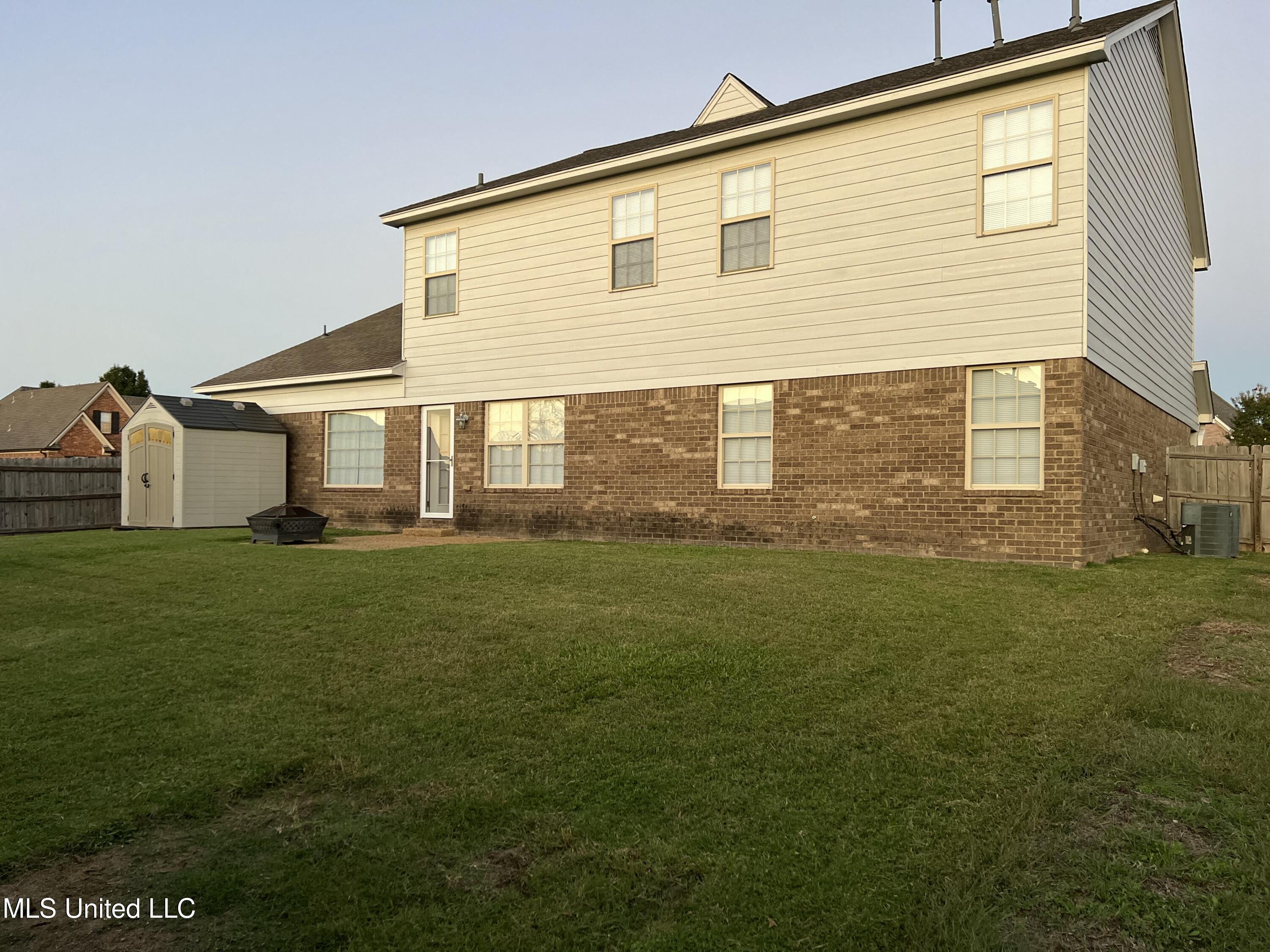 4213 Sidlehill Drive Property Photo 35