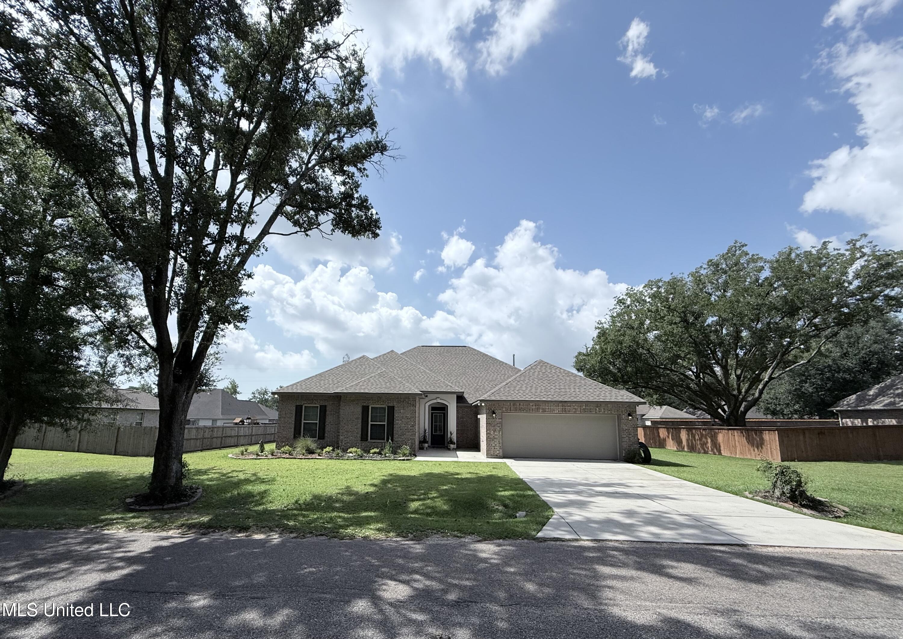 12083 Doc Sheffield Road Property Photo 2