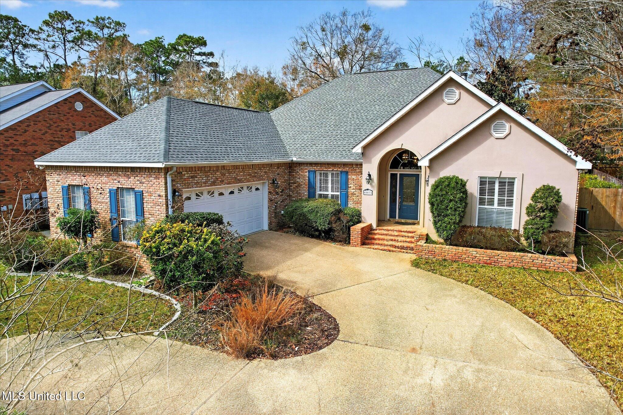 85532 W Diamondhead Drive Property Photo 1