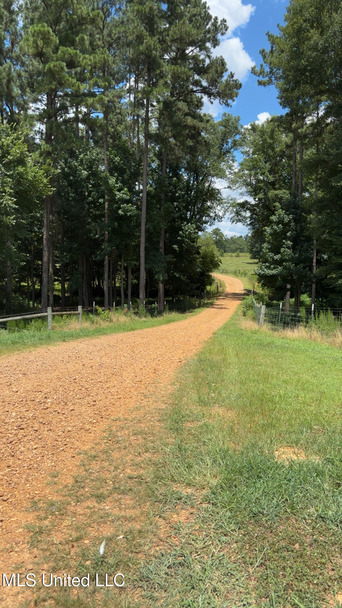 300 Center Crossing Road Property Photo 1