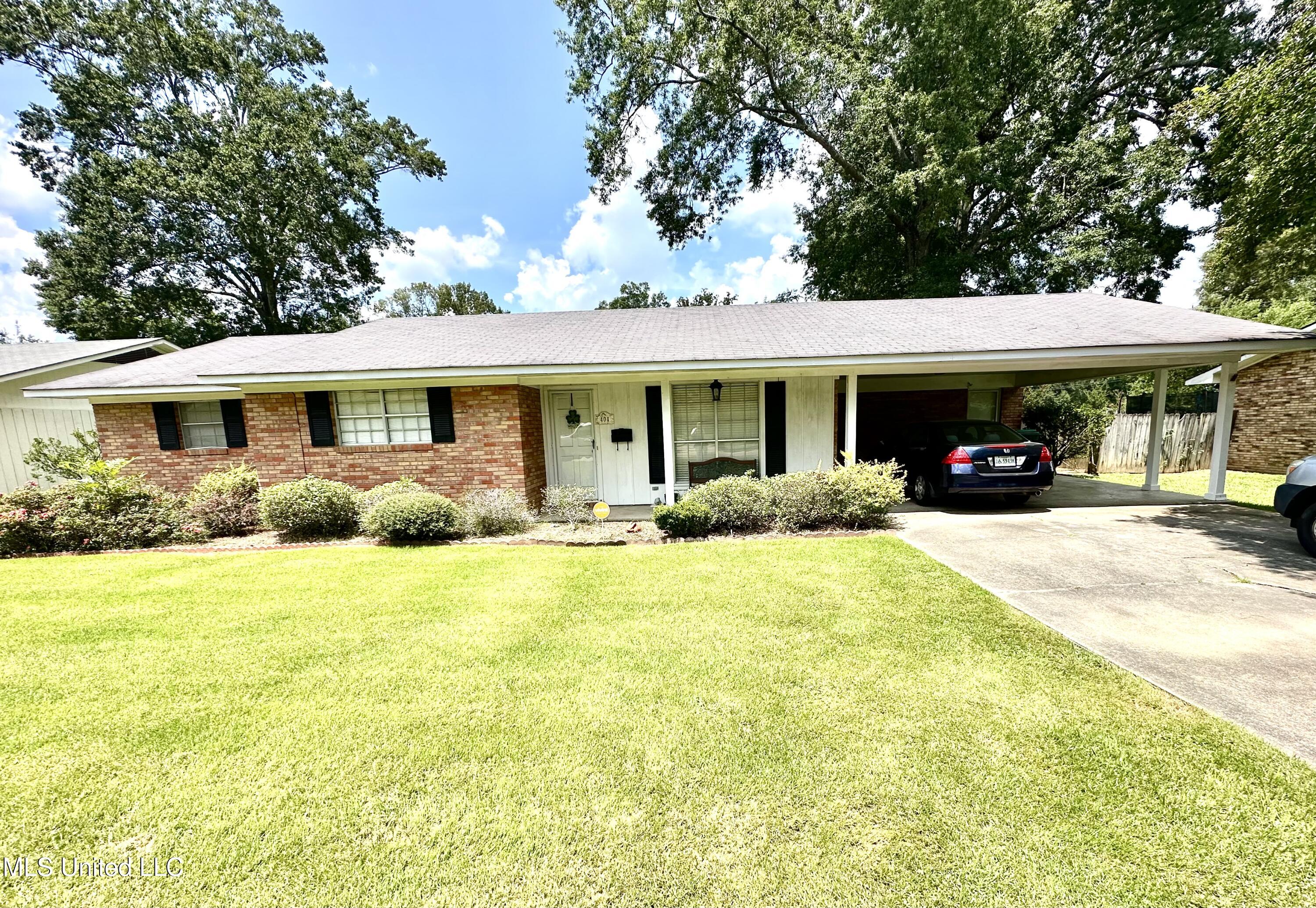404 Crider Drive Property Photo 1