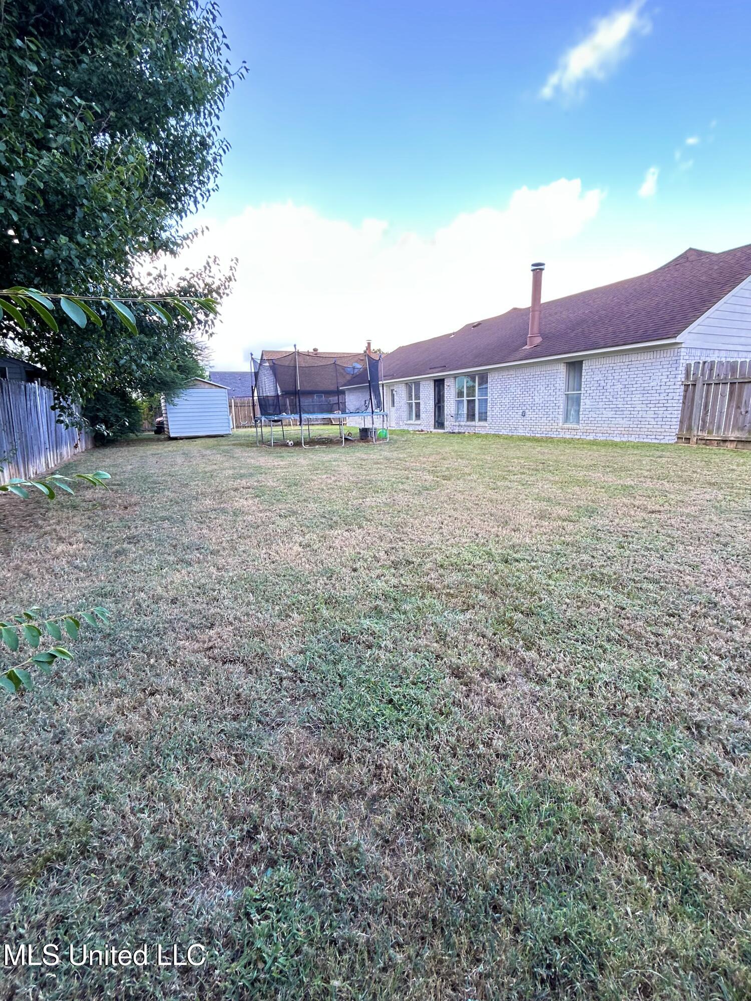 122 Apple Drive Property Photo 3