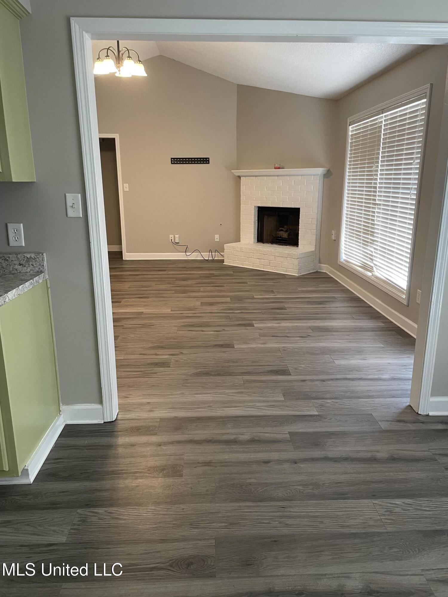 122 Apple Drive Property Photo 6