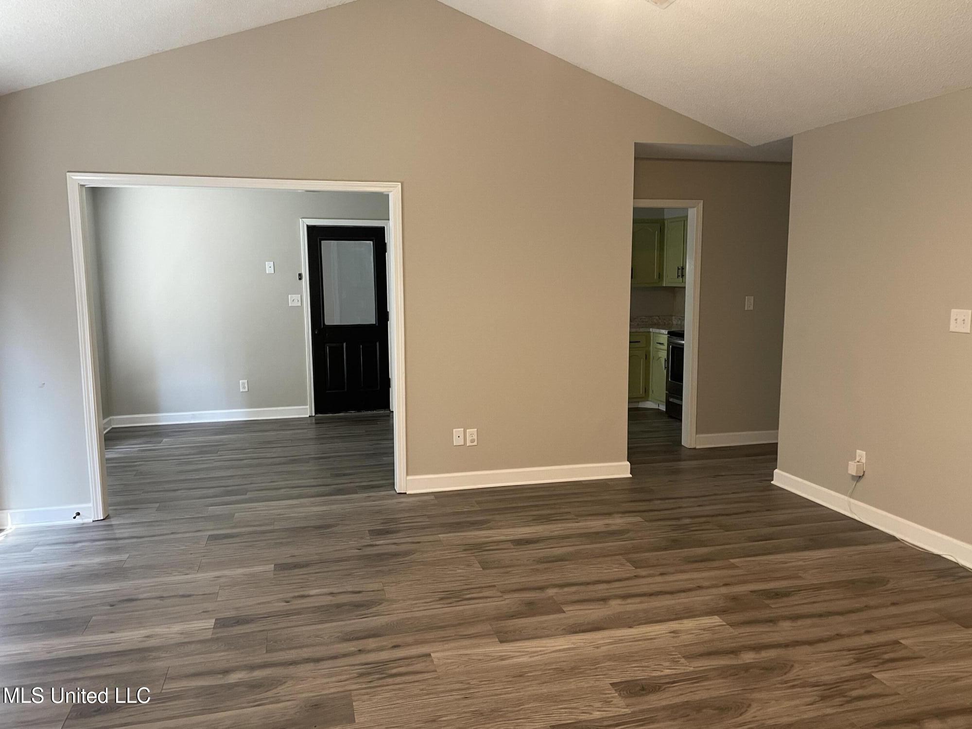 122 Apple Drive Property Photo 7