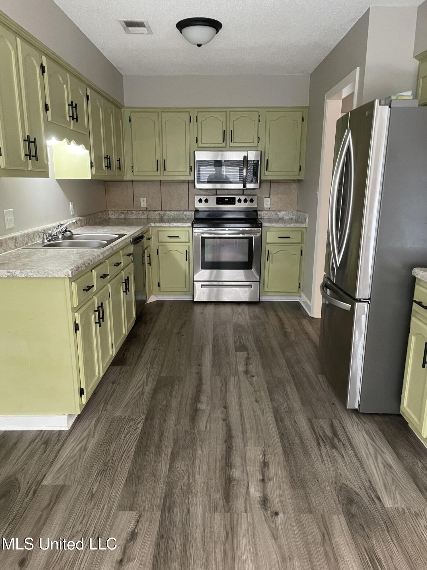 122 Apple Drive Property Photo 9