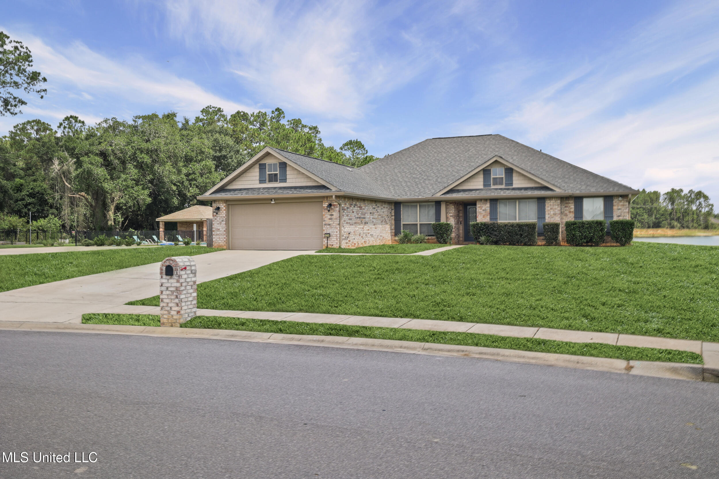 6236 Emerald Lake Drive Property Photo 1