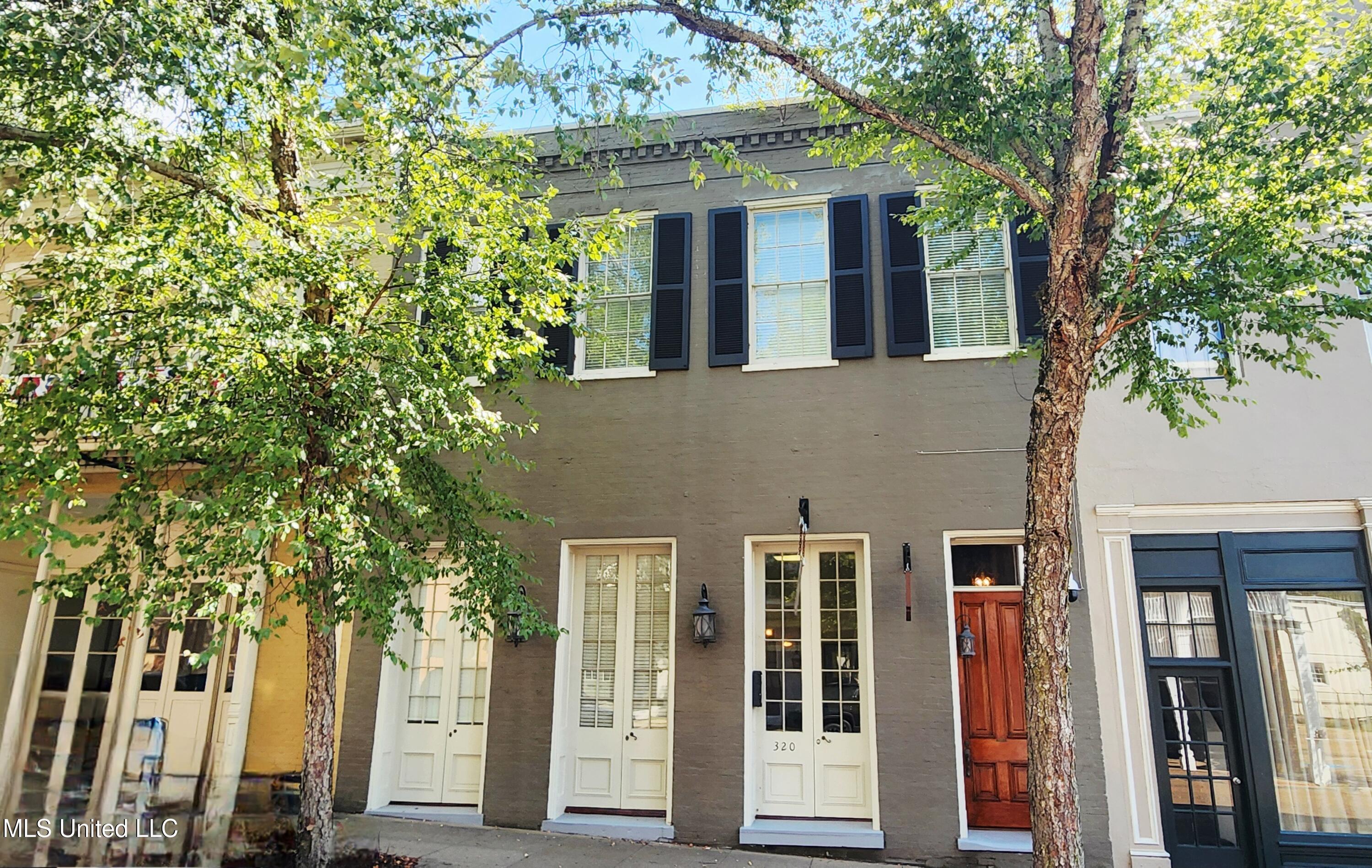 320 Main Street Property Photo 1