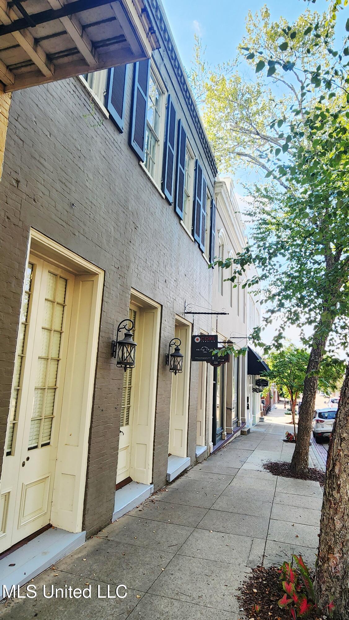 320 Main Street Property Photo 2