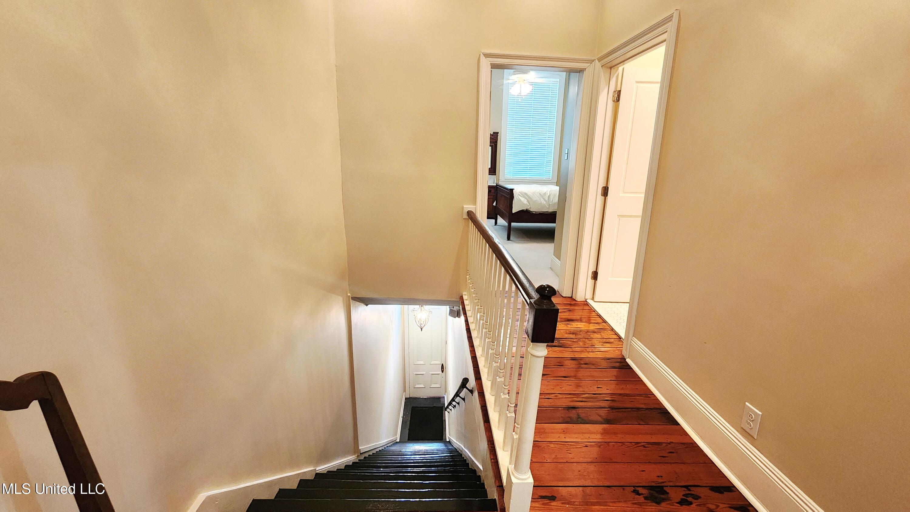 320 Main Street Property Photo 3