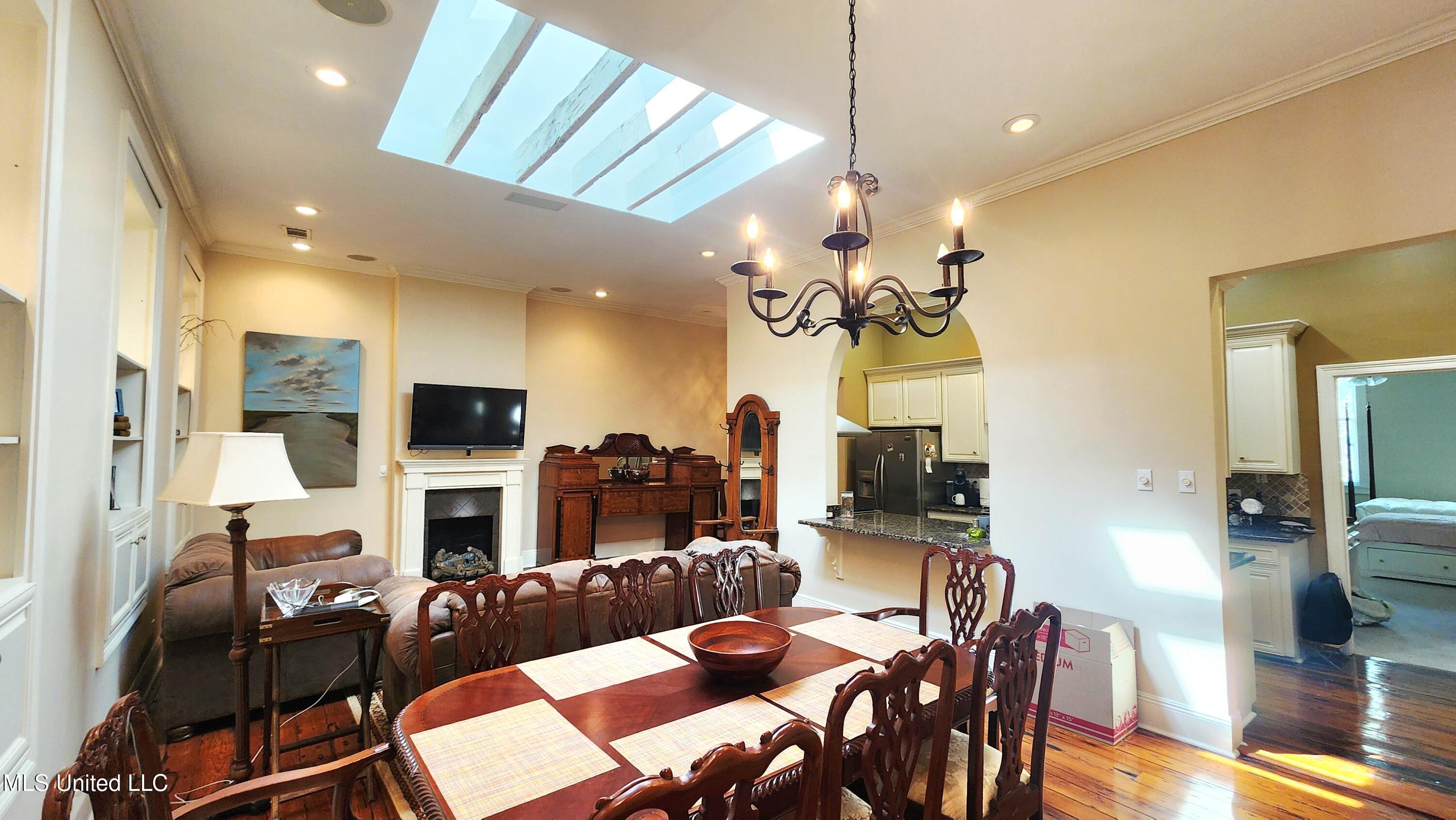 320 Main Street Property Photo 7