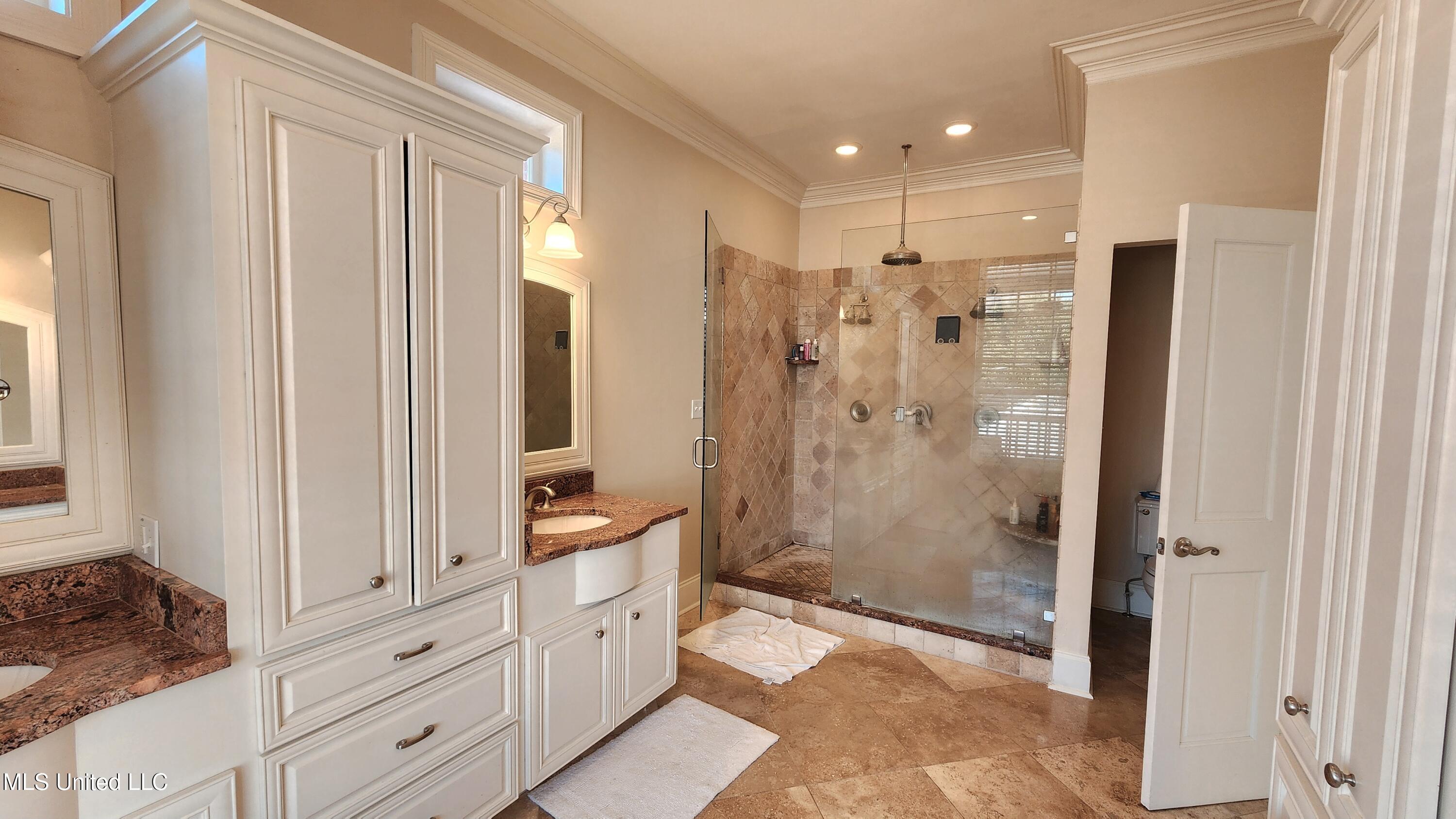 320 Main Street Property Photo 15