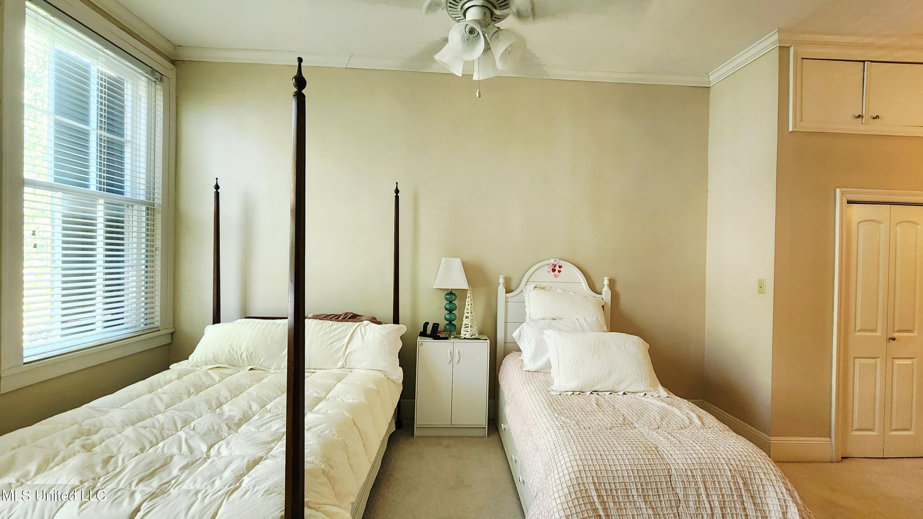 320 Main Street Property Photo 16