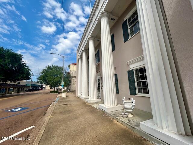 210 State Street Property Photo 6