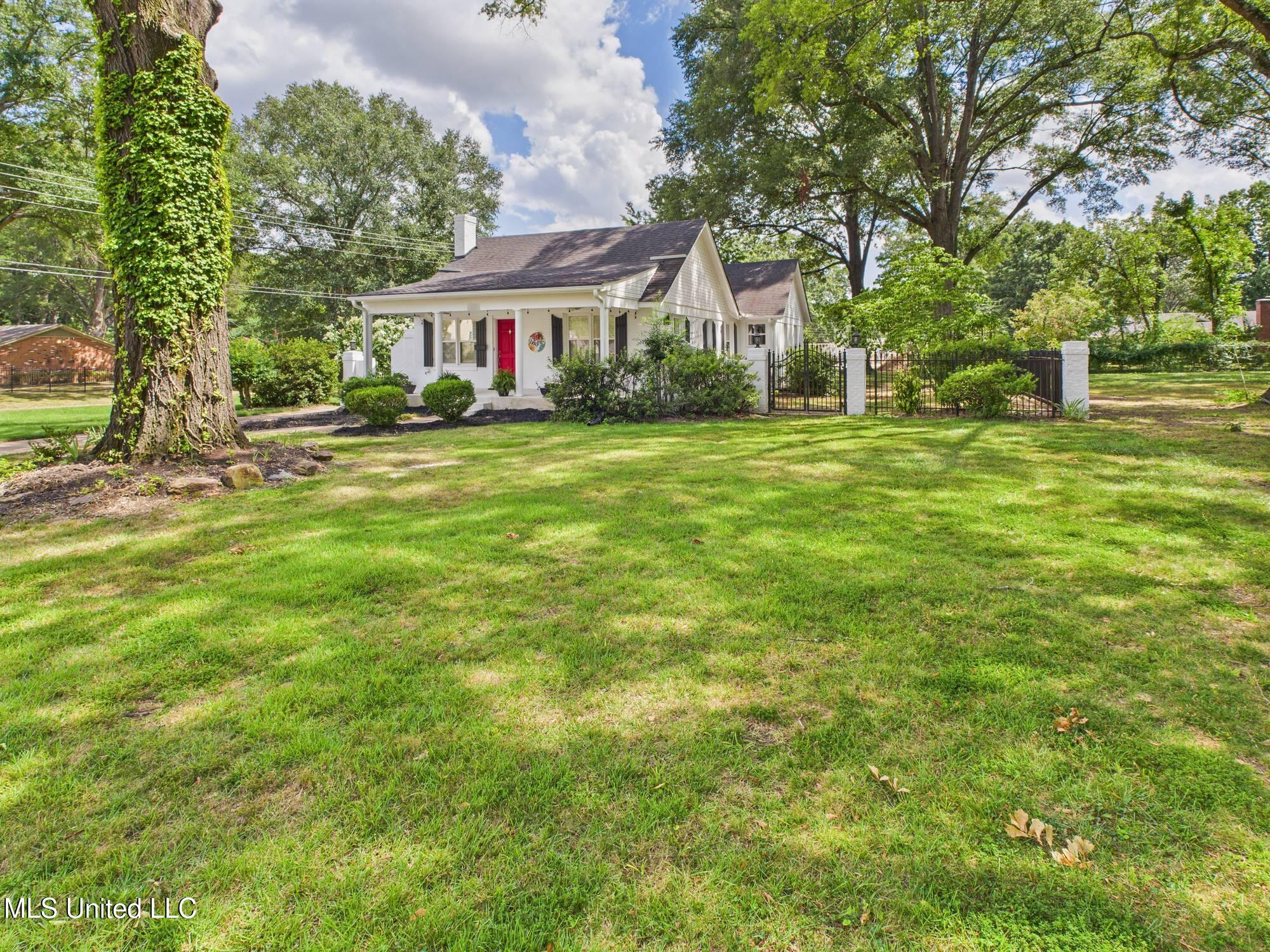219 Mckie Street Property Photo 1