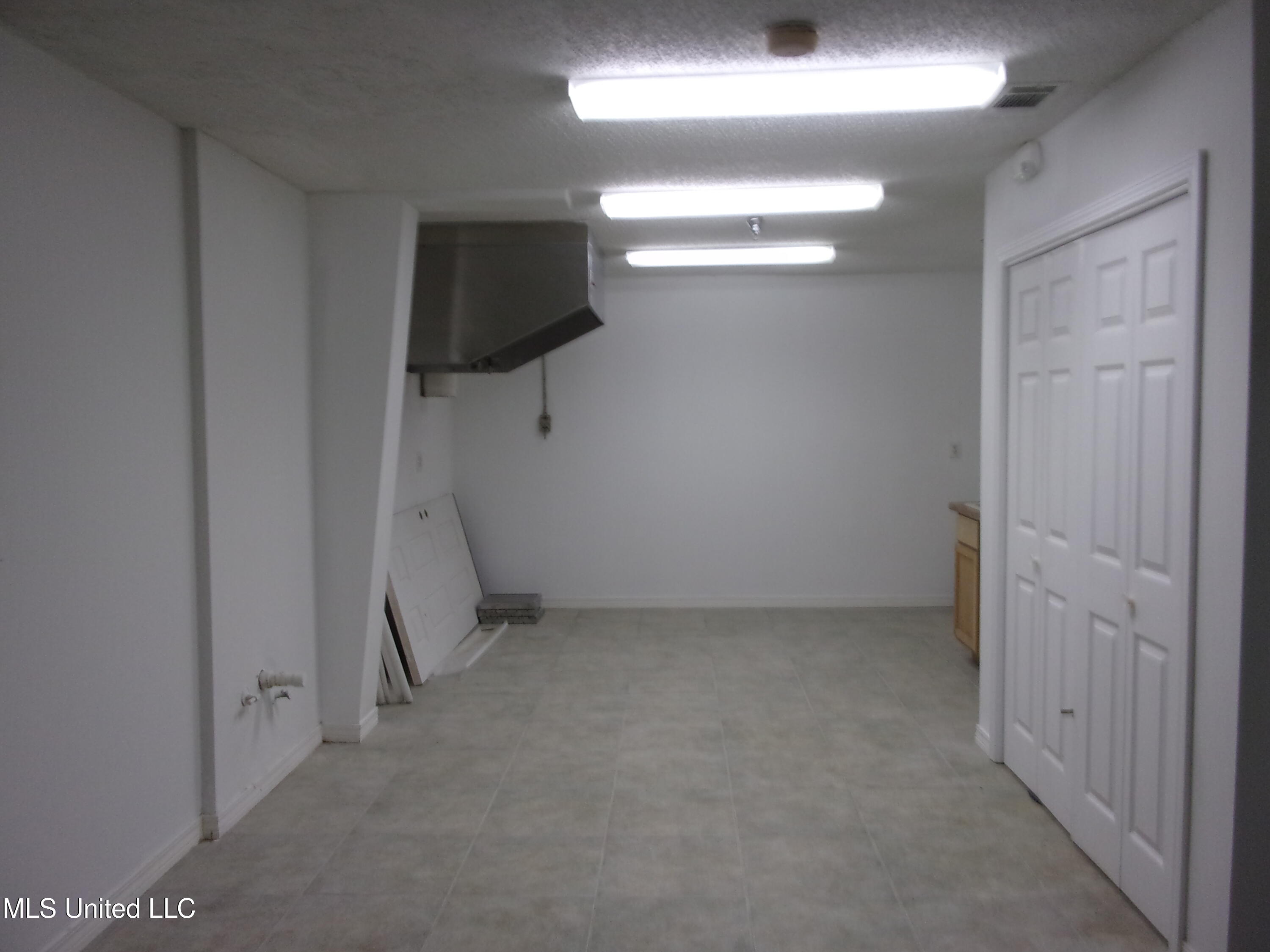 10096 Gorenflo Road Property Photo 16