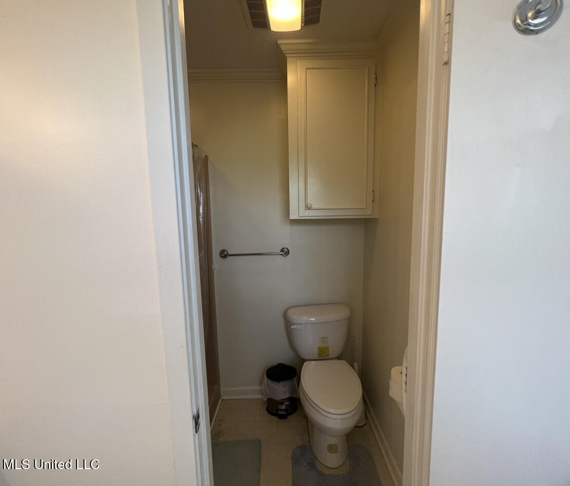 506 Oakbrook Circle Property Photo 10