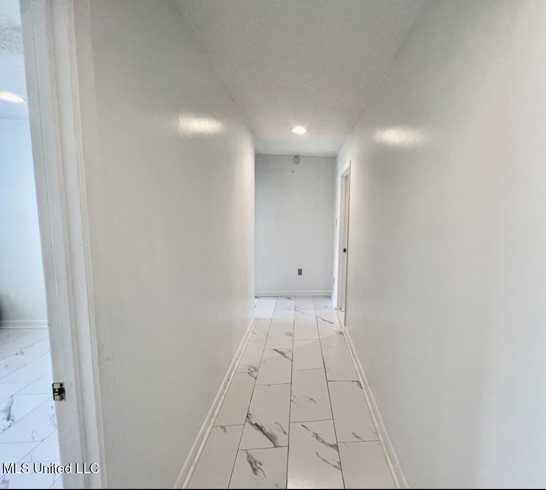 506 Oakbrook Circle Property Photo 11