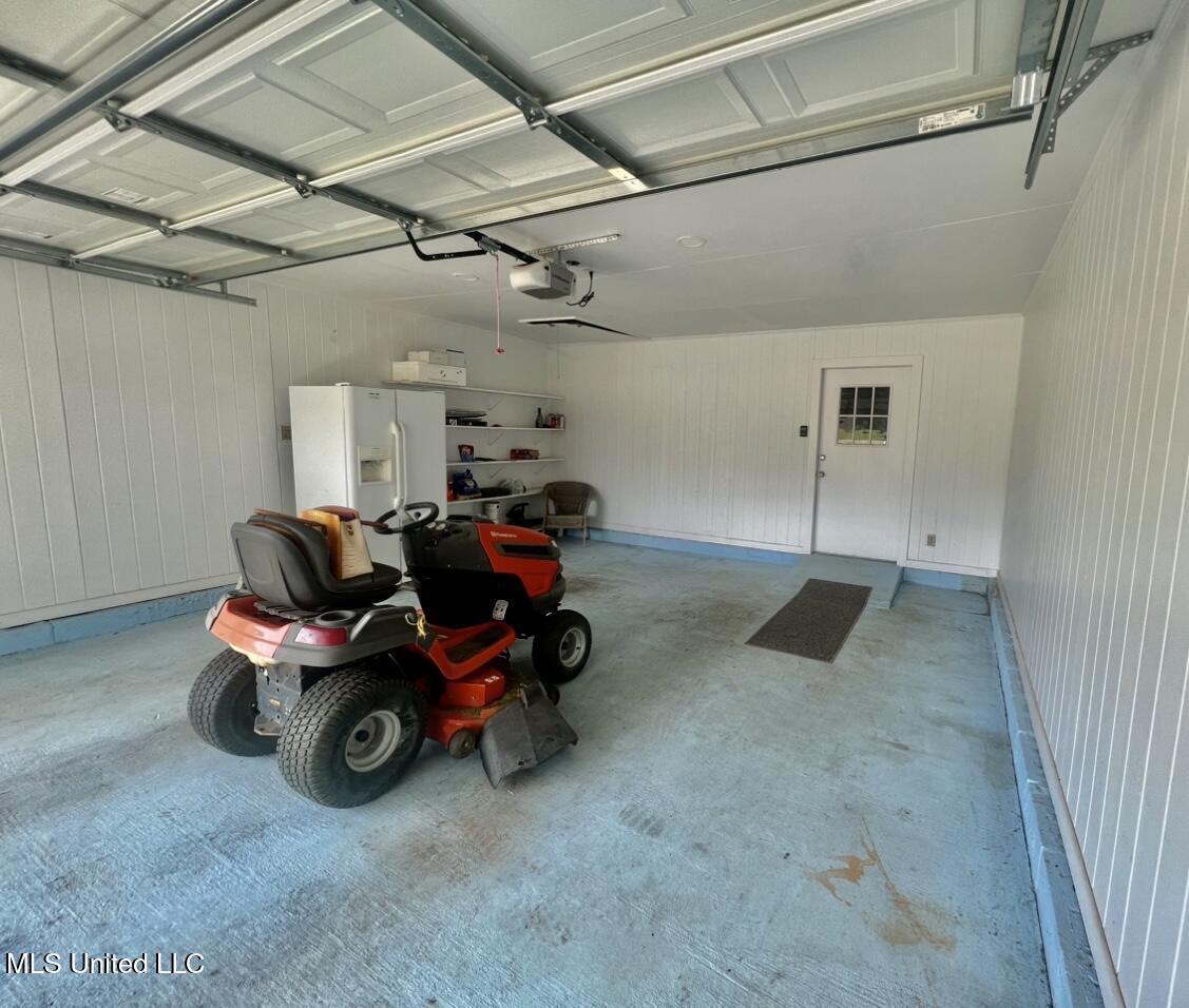506 Oakbrook Circle Property Photo 23