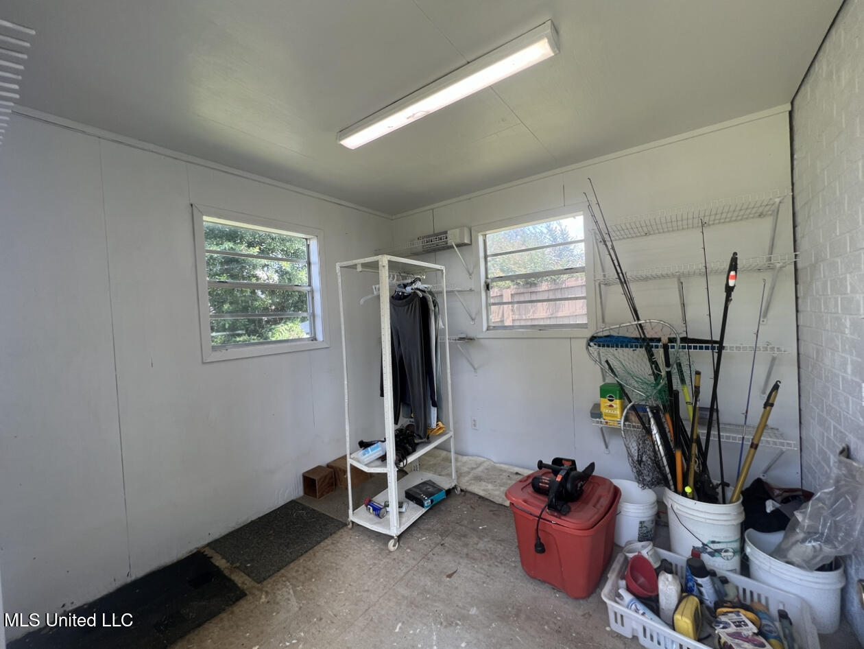 506 Oakbrook Circle Property Photo 24