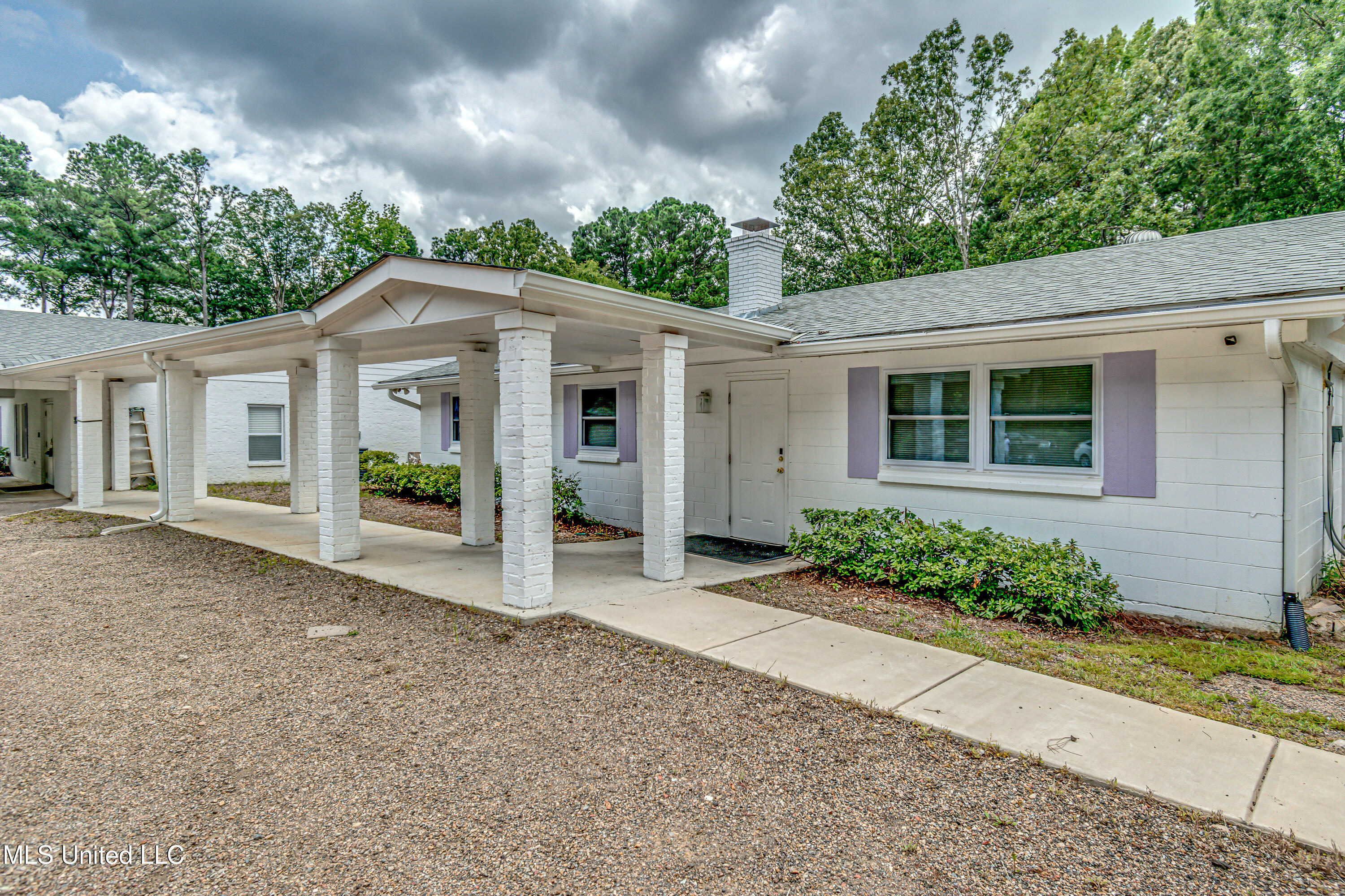 1681 Highway 471 Property Photo 2