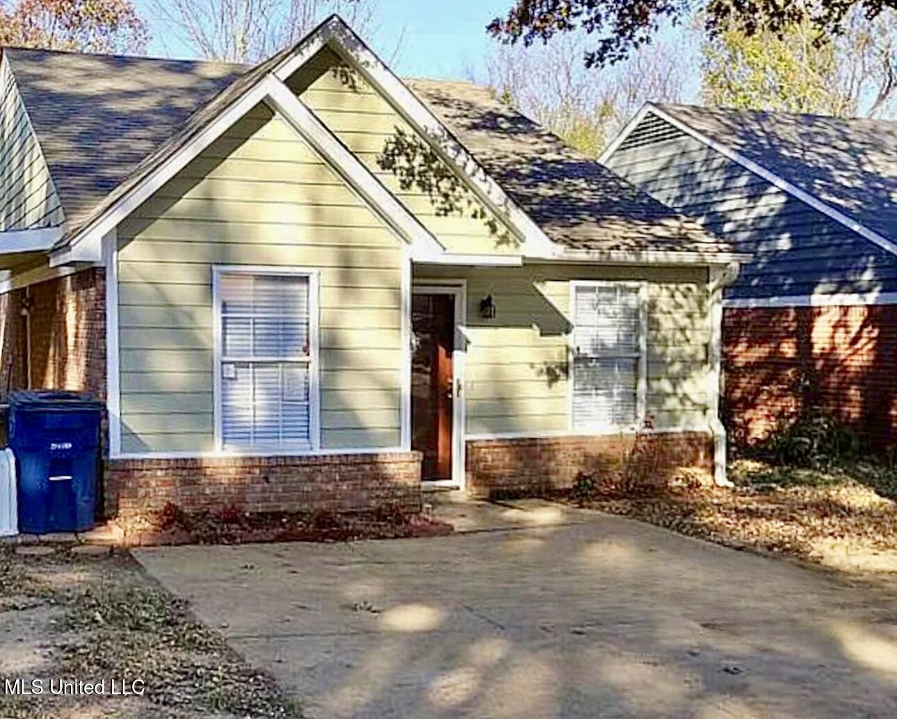 9452 Trotwood Cove Property Photo 1