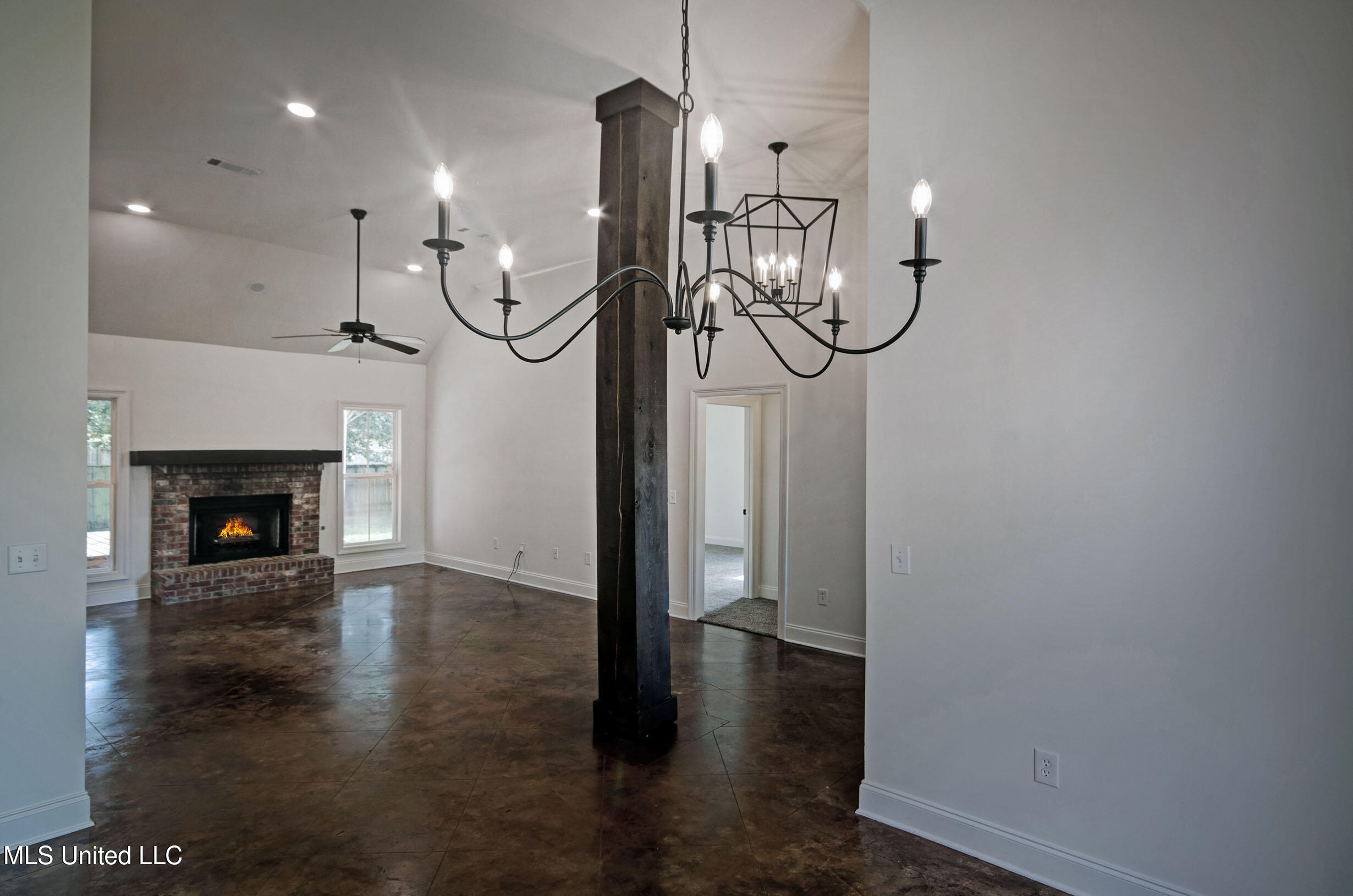 318 Turtle Hollow Property Photo 8