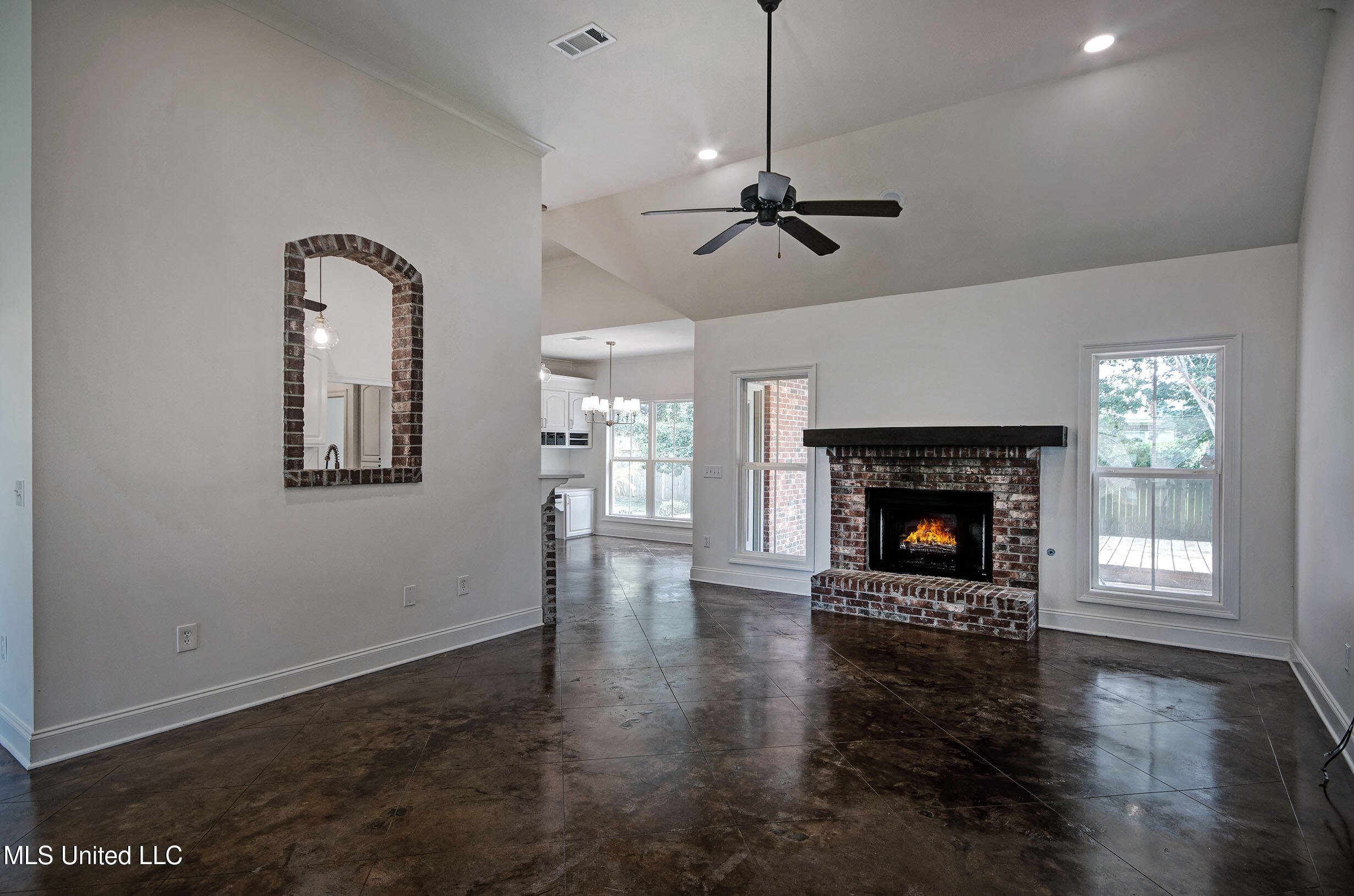 318 Turtle Hollow Property Photo 9