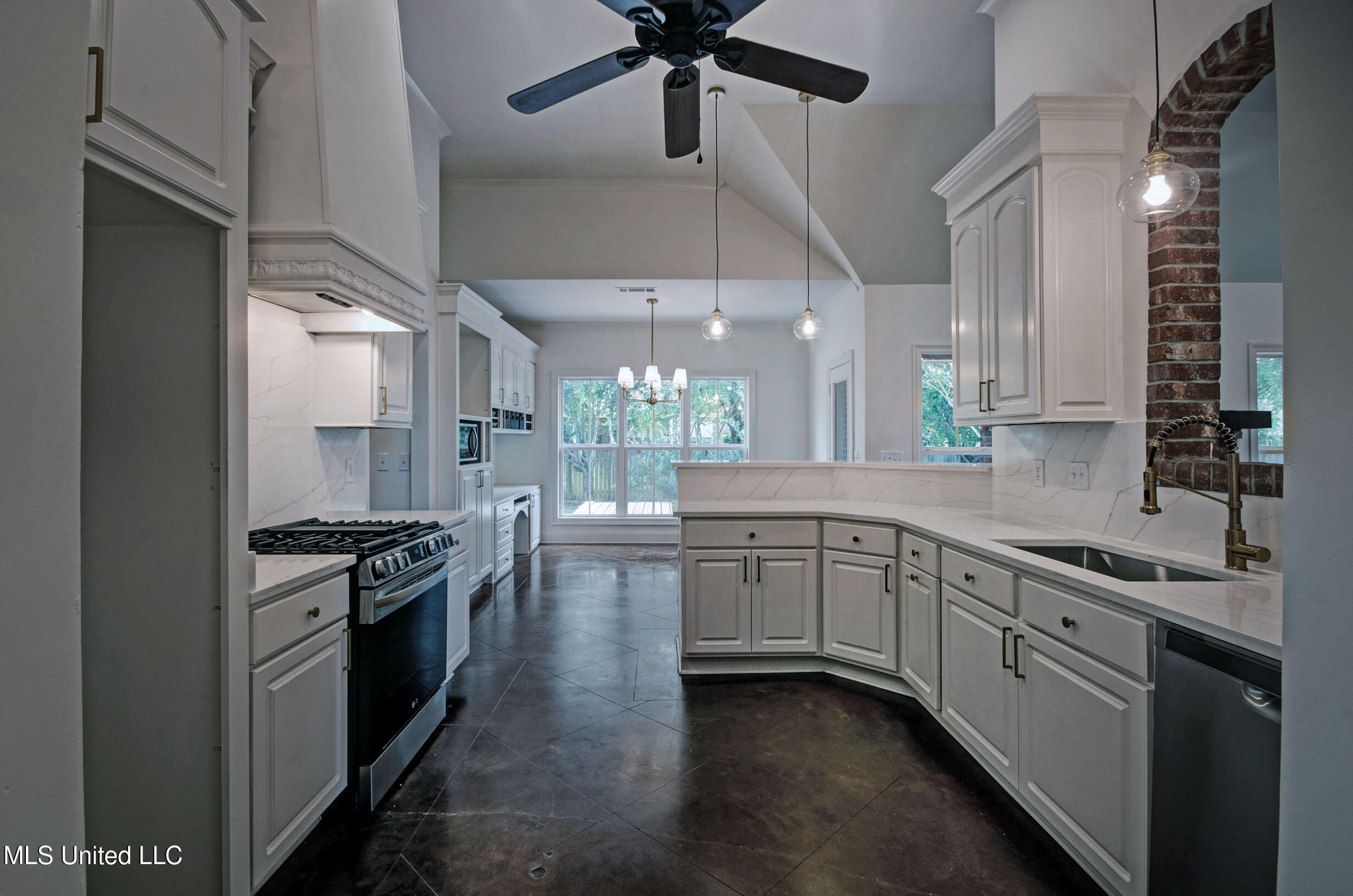 318 Turtle Hollow Property Photo 18