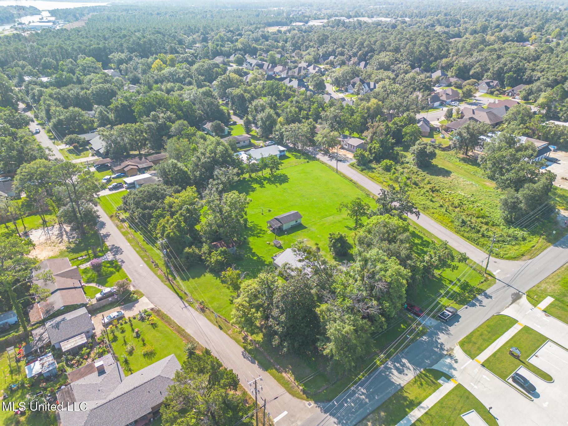 9298 Old Lorraine Road Property Photo 4