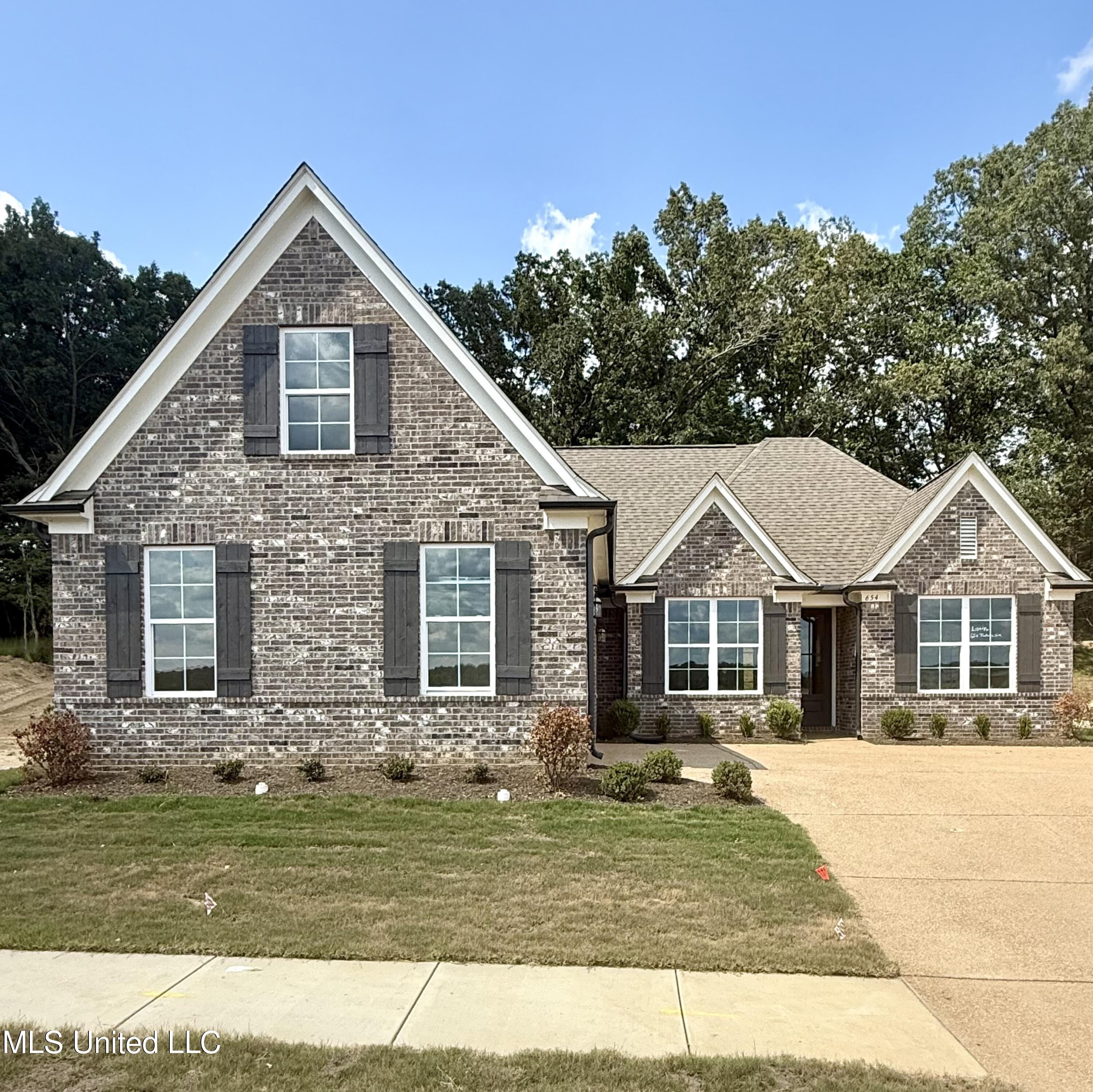 654 Tallahatchie Street
