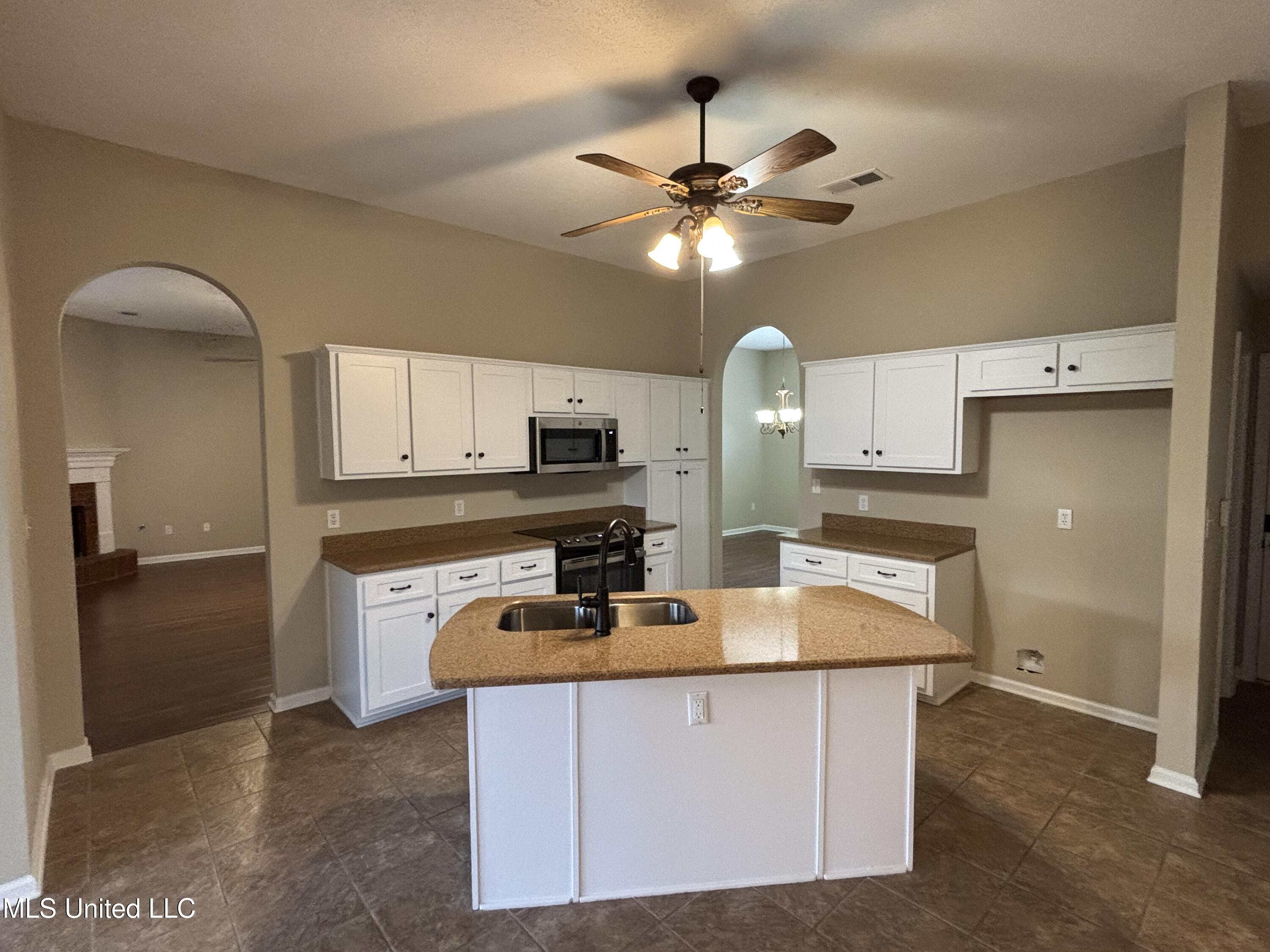 1705 Cedar Lake Cove Property Photo 2