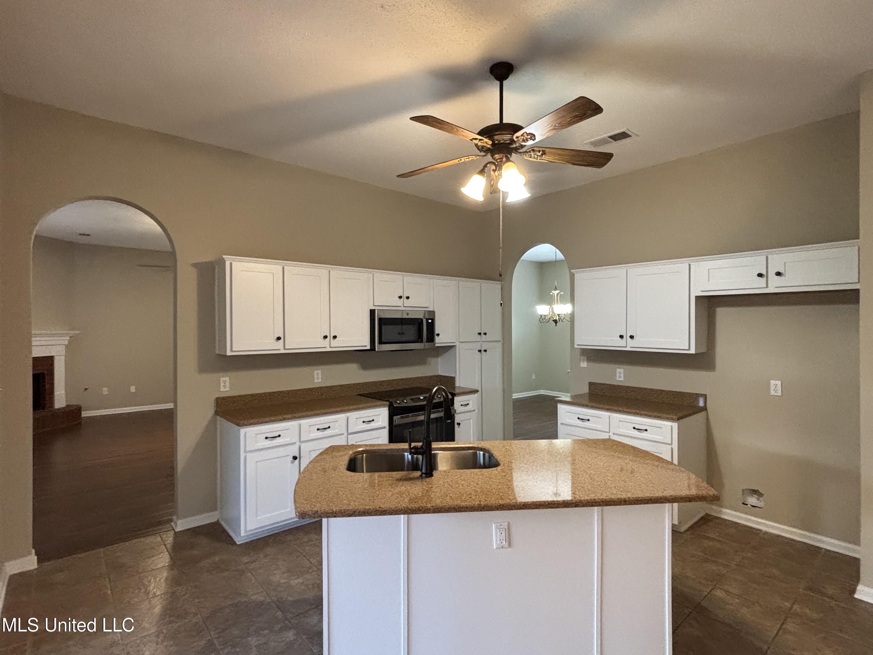 1705 Cedar Lake Cove Property Photo 3