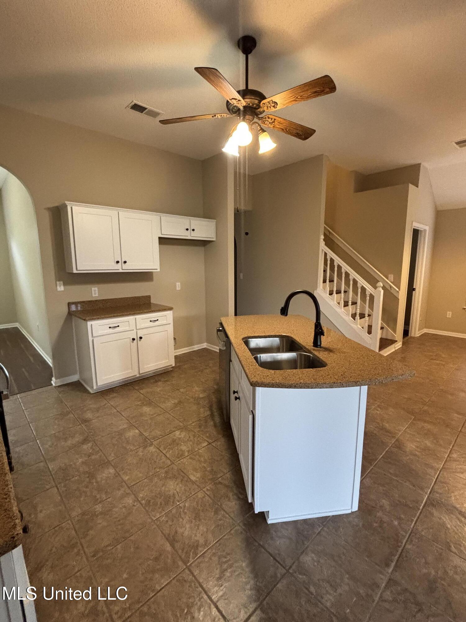 1705 Cedar Lake Cove Property Photo 4